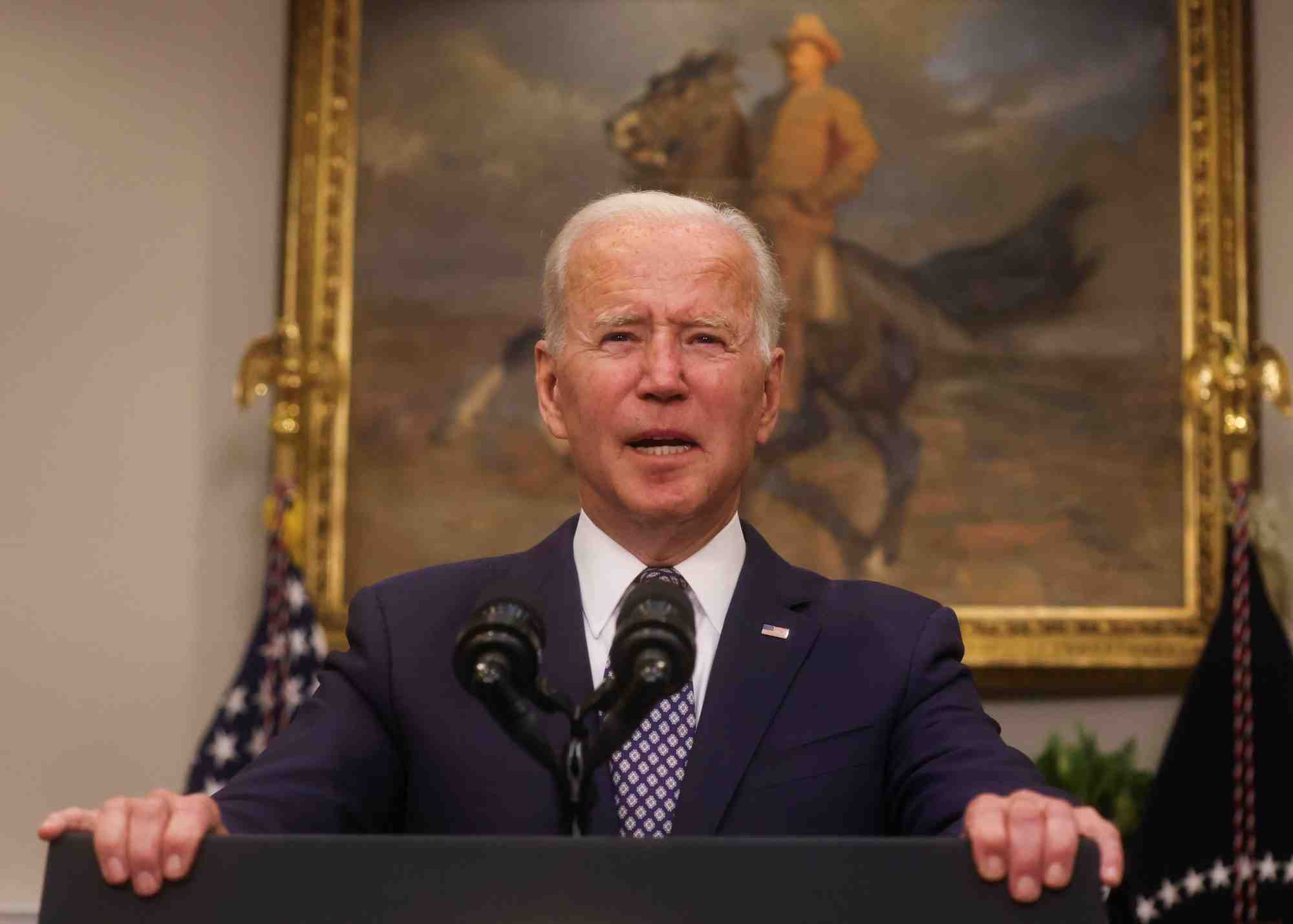 Le president americain joe biden ans la salle roosevelt de la maison blanche a washington