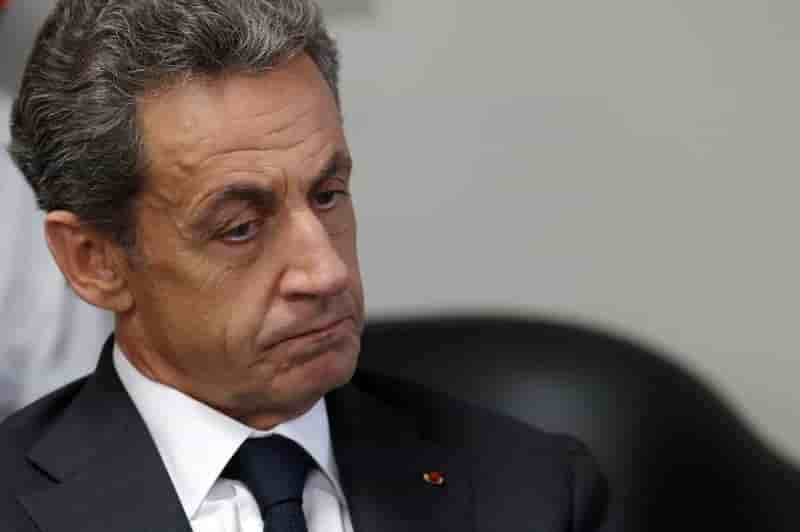 A bordeaux, sarkozy reprouve "l'identite heureuse" de juppe