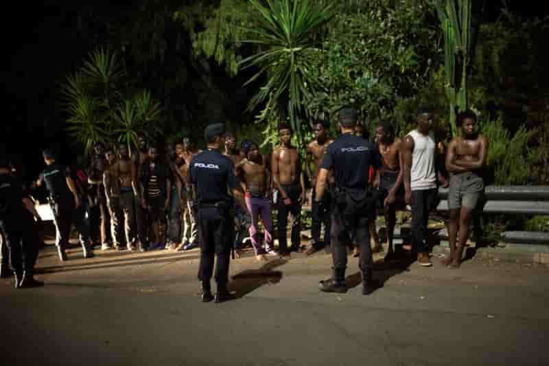 Des dizaines de migrants penetrent dans l'enclave de ceuta