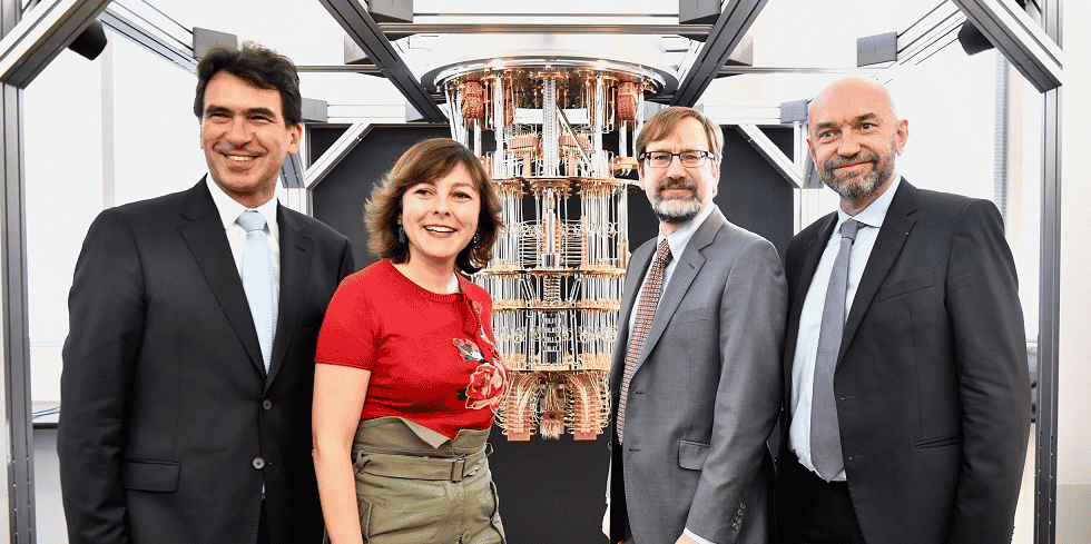 C. Delga (présidente de Région), entourée de N. Sekkaki (président d'IBM France), de P. Augé (président de l'Université de Montpellier) et d'un responsable d'IBM