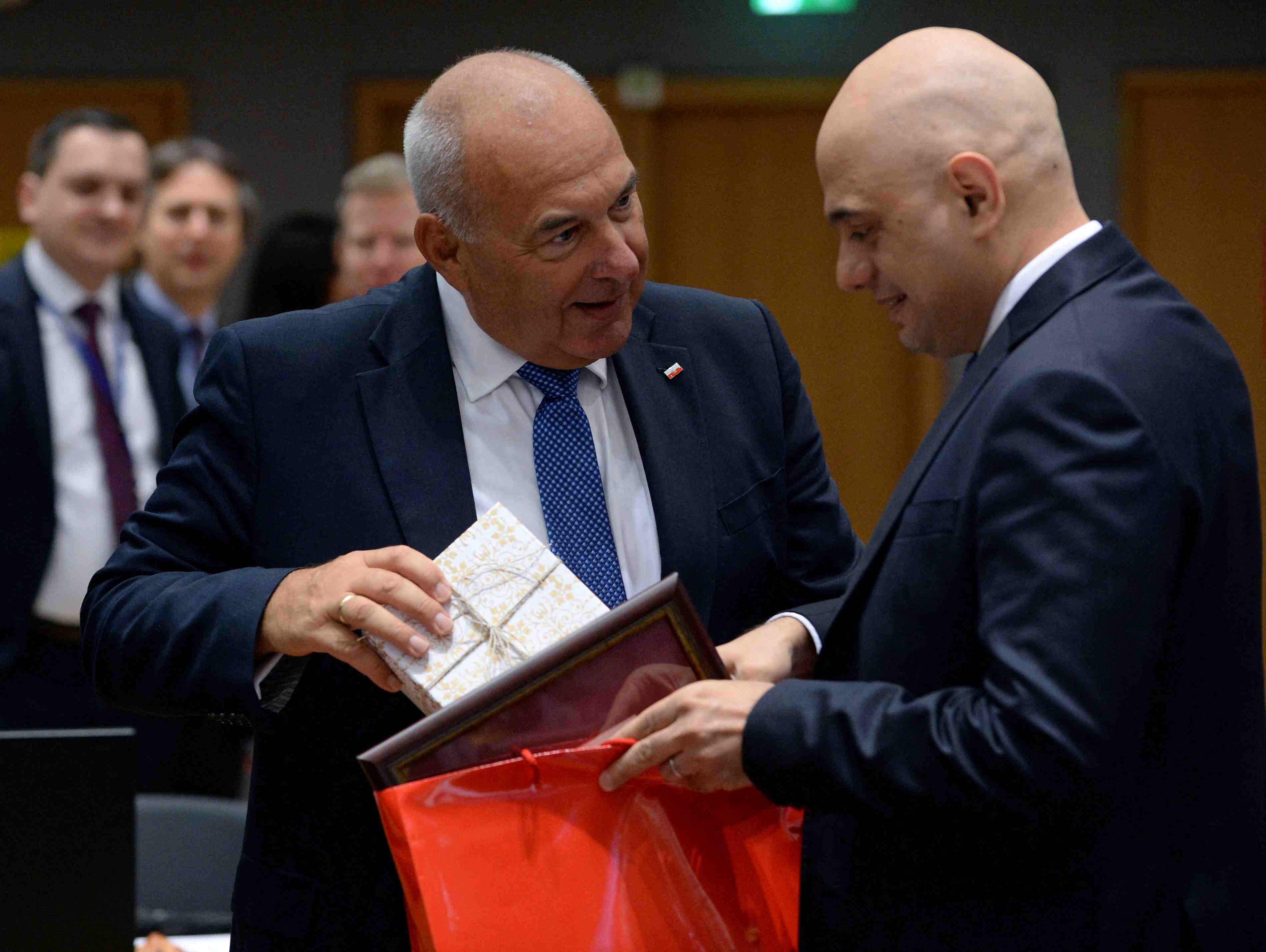 Pologne: le pis au pouvoir annonce la demission du ministre des finances