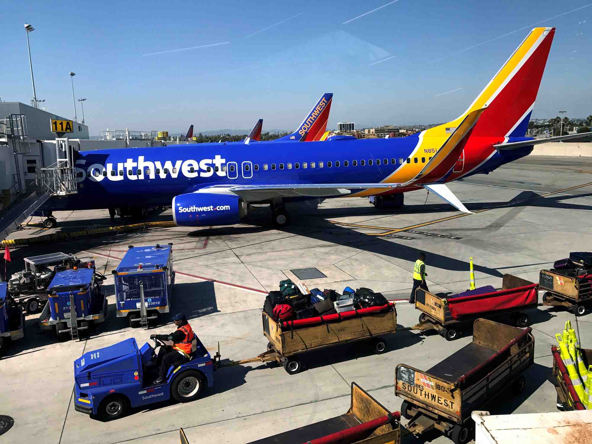 Photo d'archives : un boeing 737 de southwest airlines est vu a l'aeroport lax de los angeles