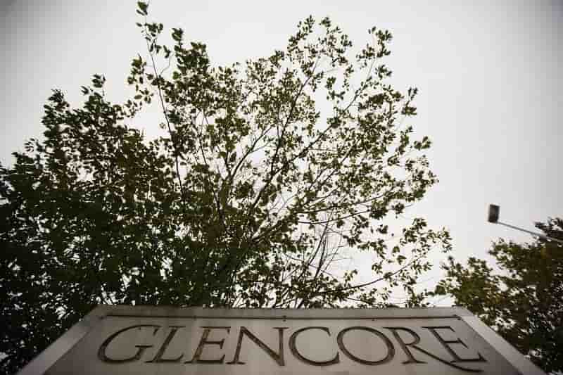 Glencore bat le consensus et annonce un rachat d'actions