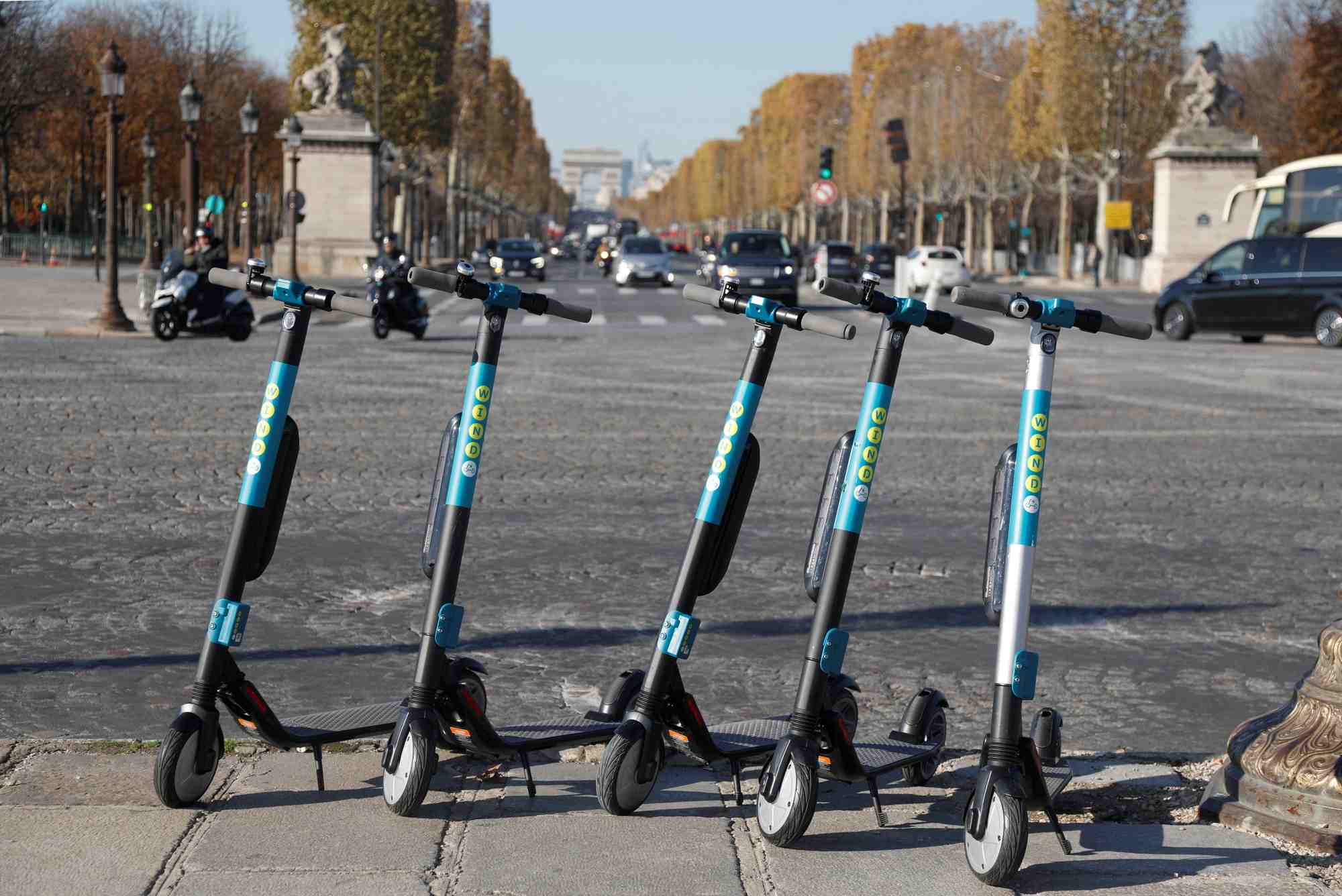 Paris serre la vis contre les trottinettes