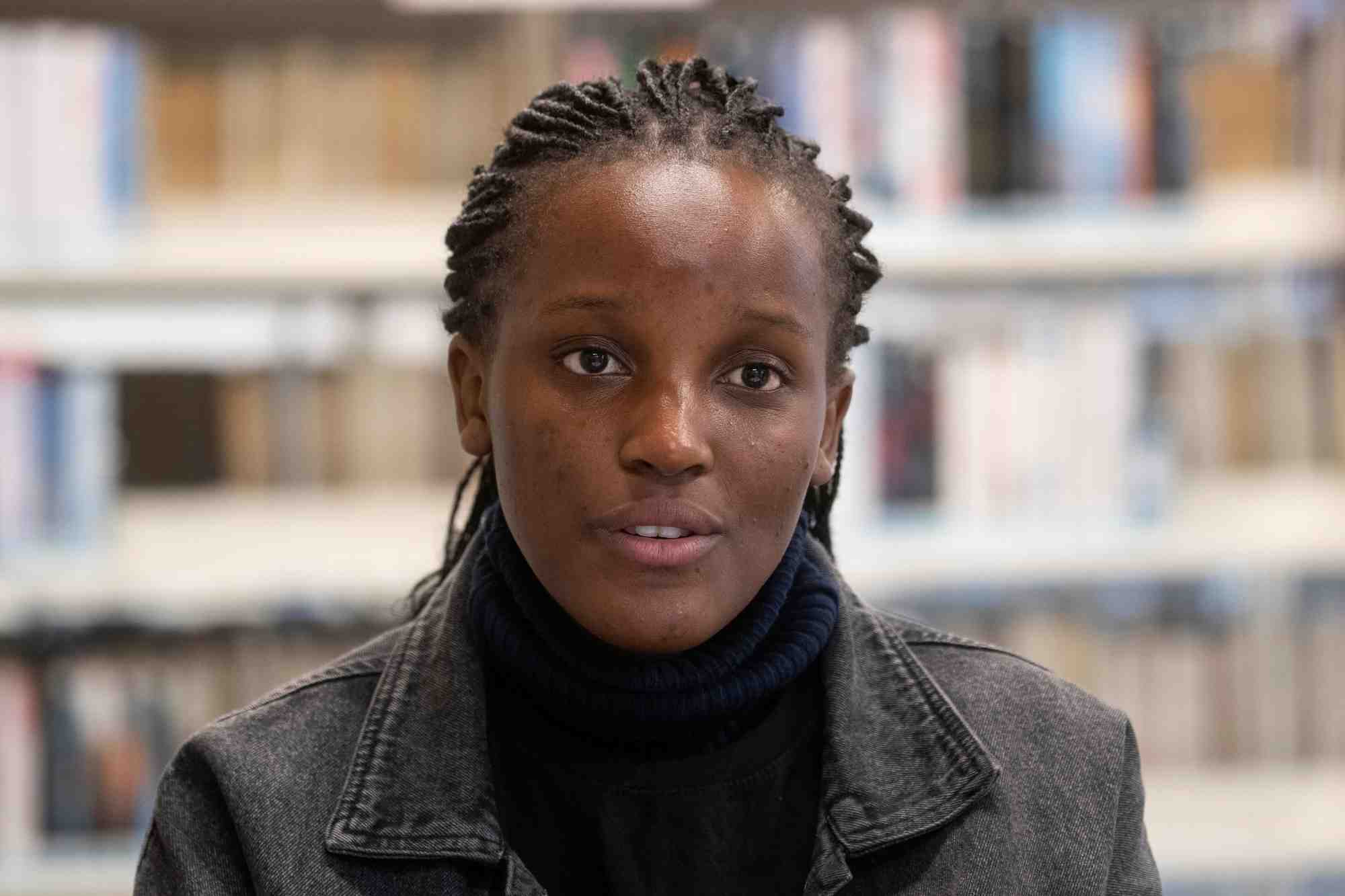 L'activiste climatique ougandaise vanessa nakate donne une interview a davos