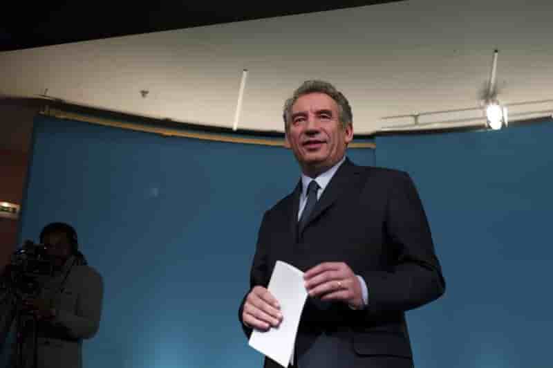 Bayrou veut proposer un projet different de fillon