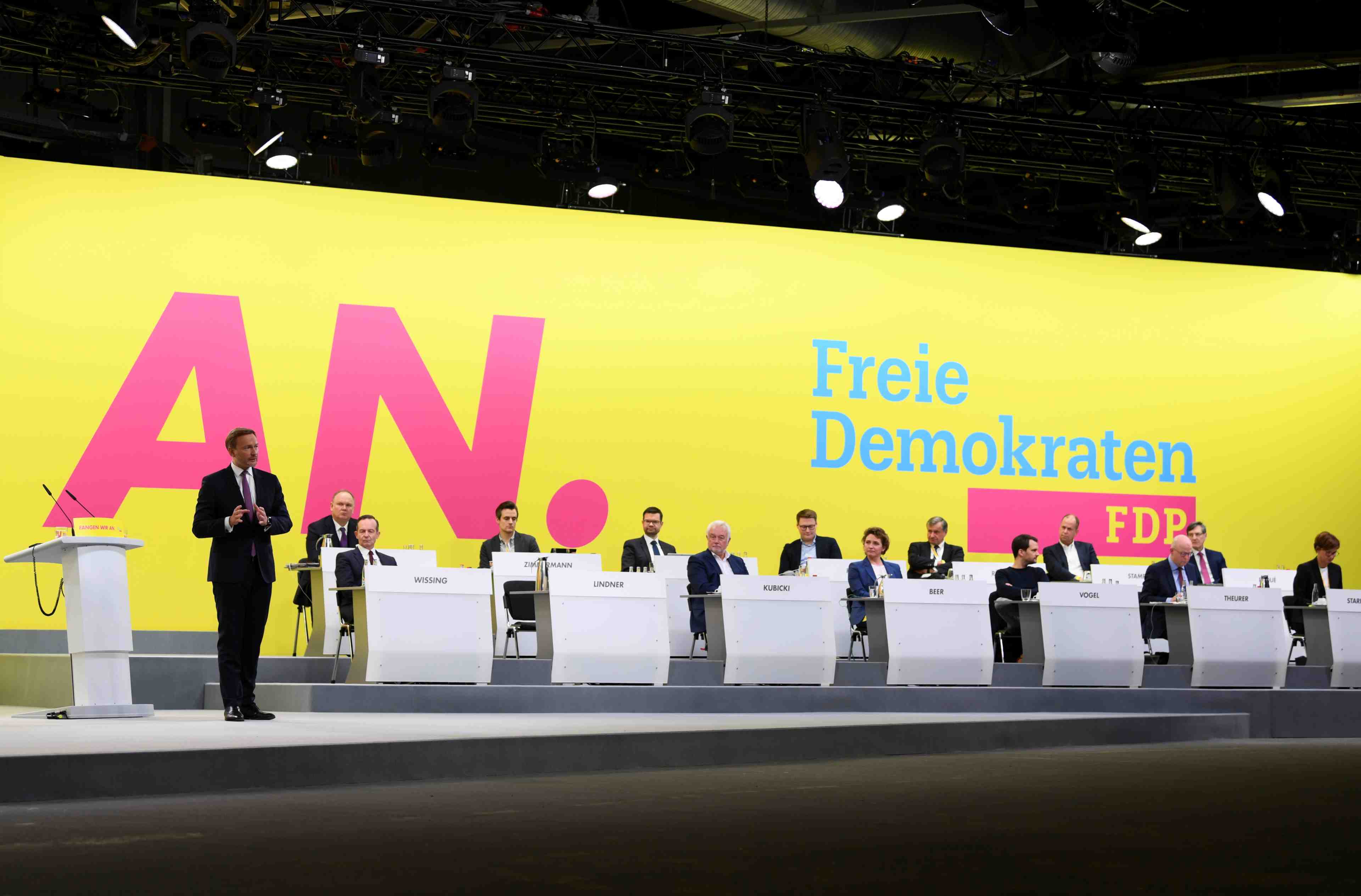 Allemagne: l'accord de coalition approuve par les liberaux democrates