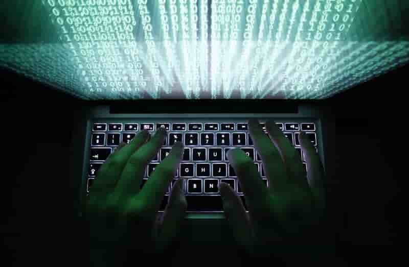 Trump soutient la loi sur la surveillance d'internet