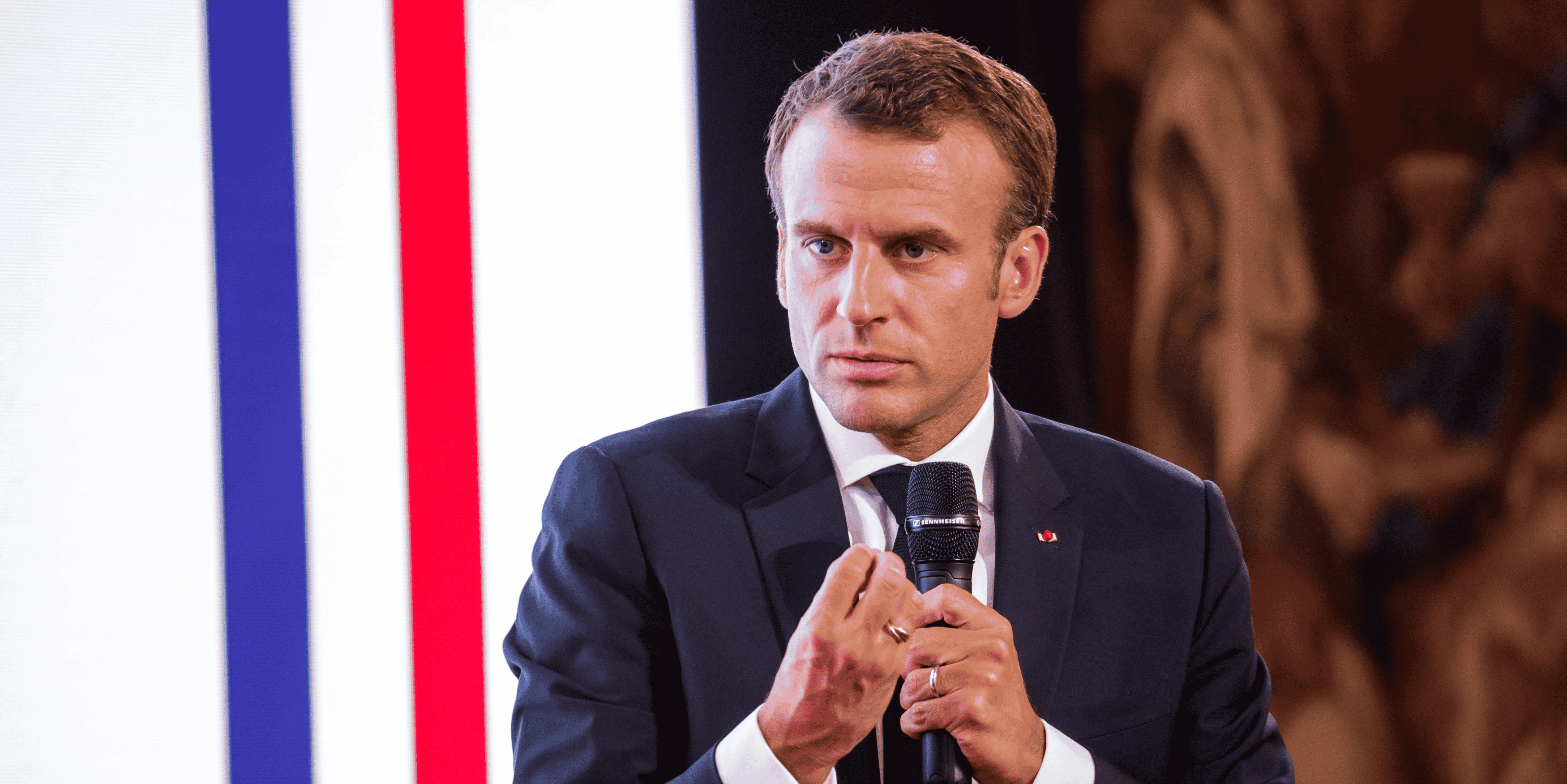 La decision americaine est "illegale" et une "erreur", dit macron