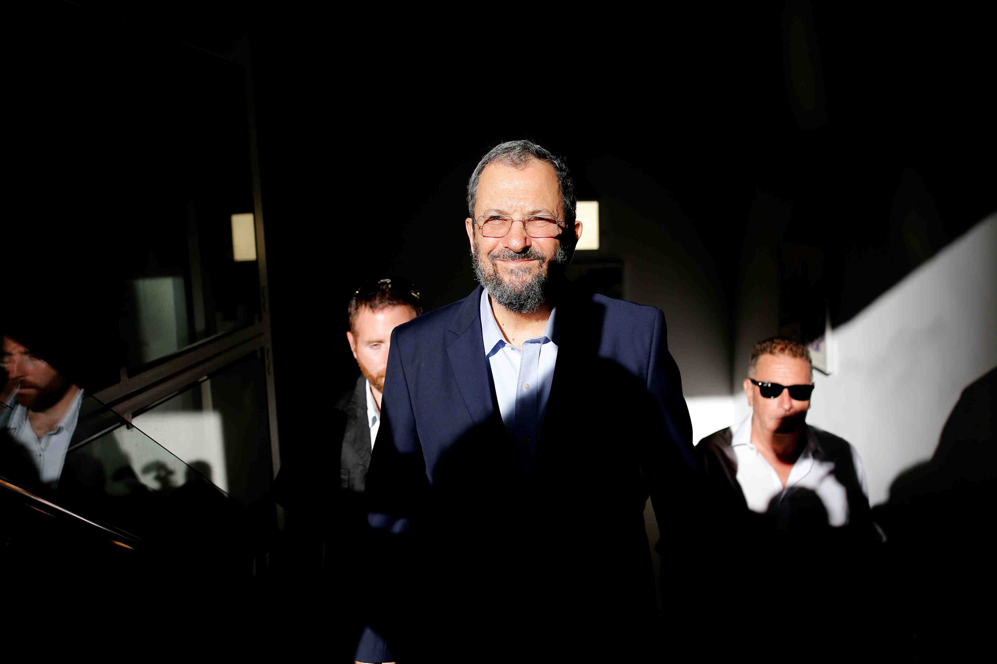 Israel: ehud barak annonce son retour en politique
