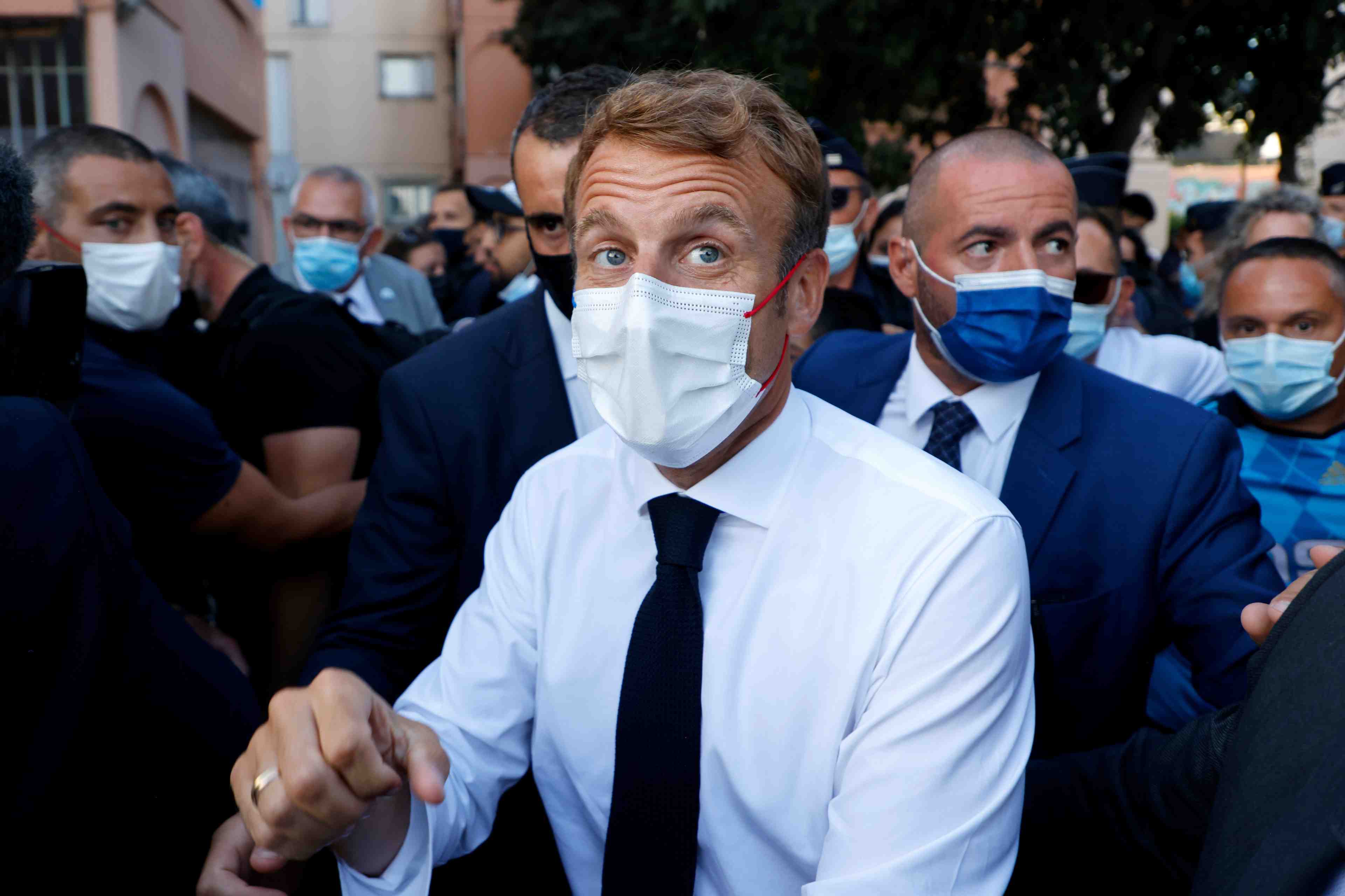 Les jeunes avec macron lancent leur affiche pre-presidentielle
