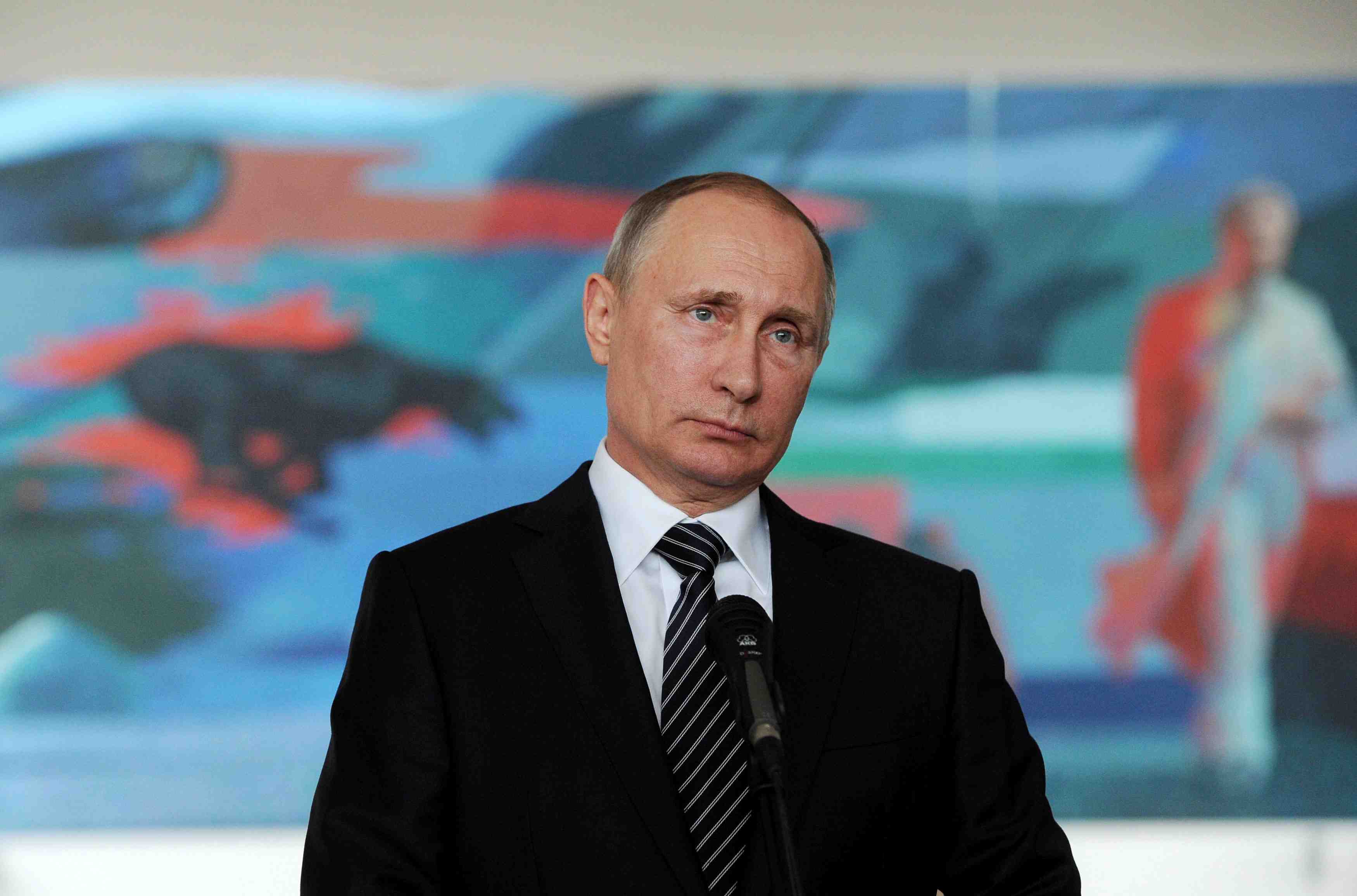 Le camp de vladimir poutine largement favori des elections legislatives en russie