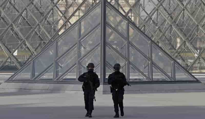 L'etat de sante de l'assaillant du louvre s'ameliore