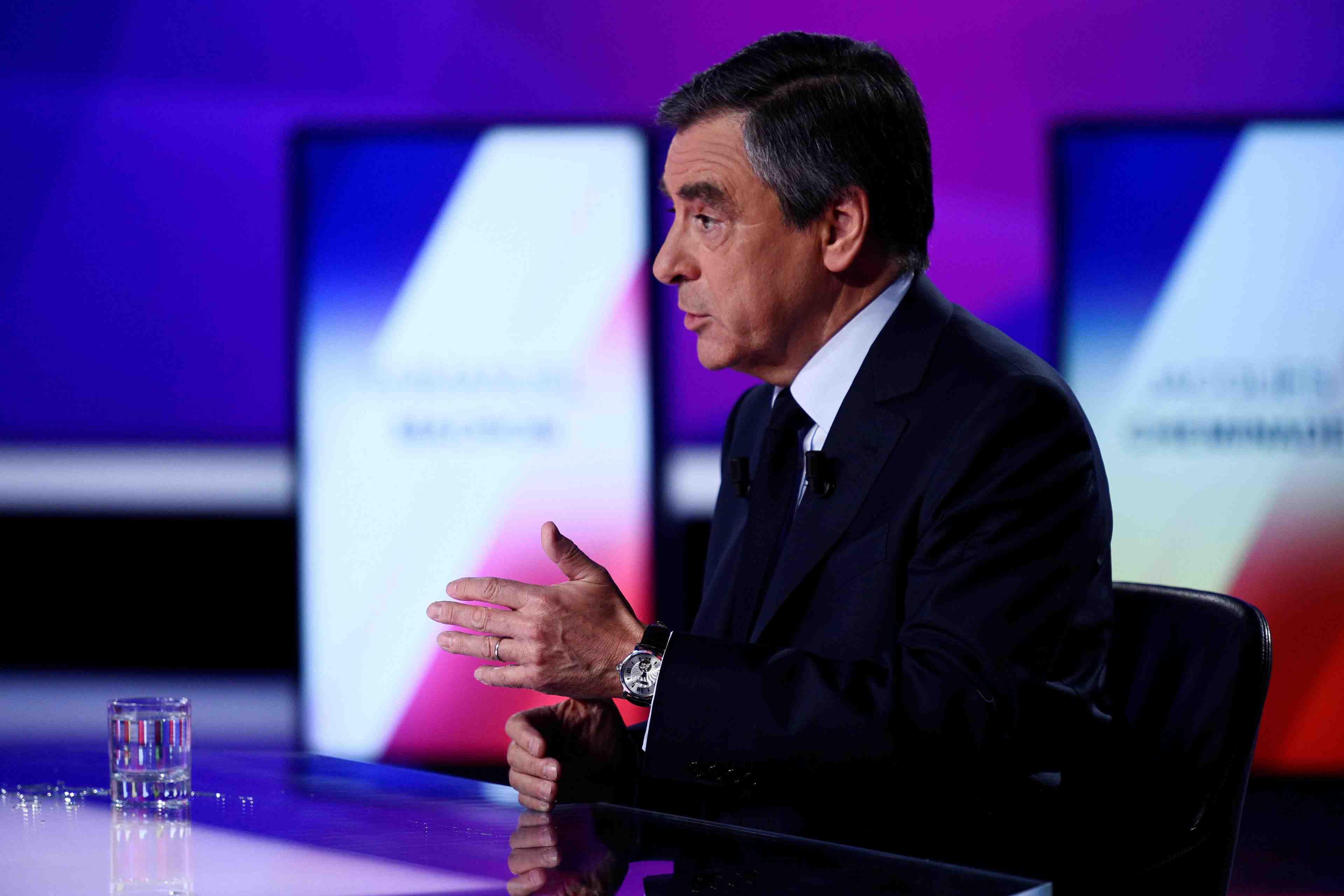 Fillon: la campagne electorale doit etre suspendue