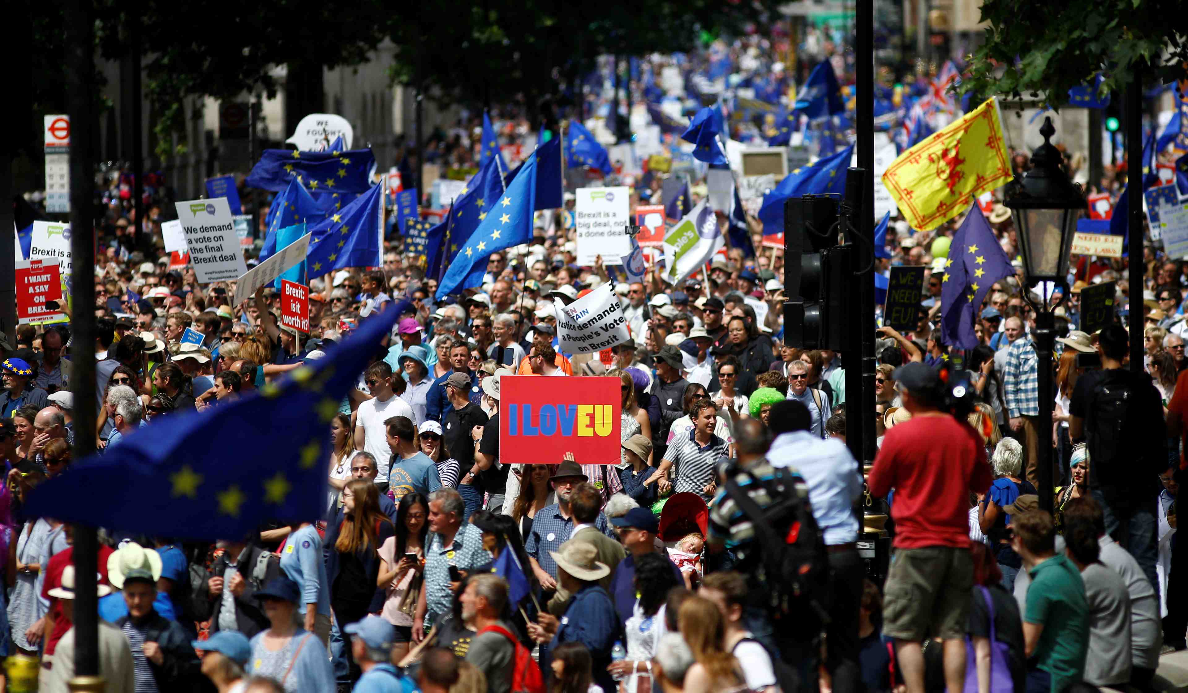 Londres: manifestation pour un referendum sur les conditions du brexit