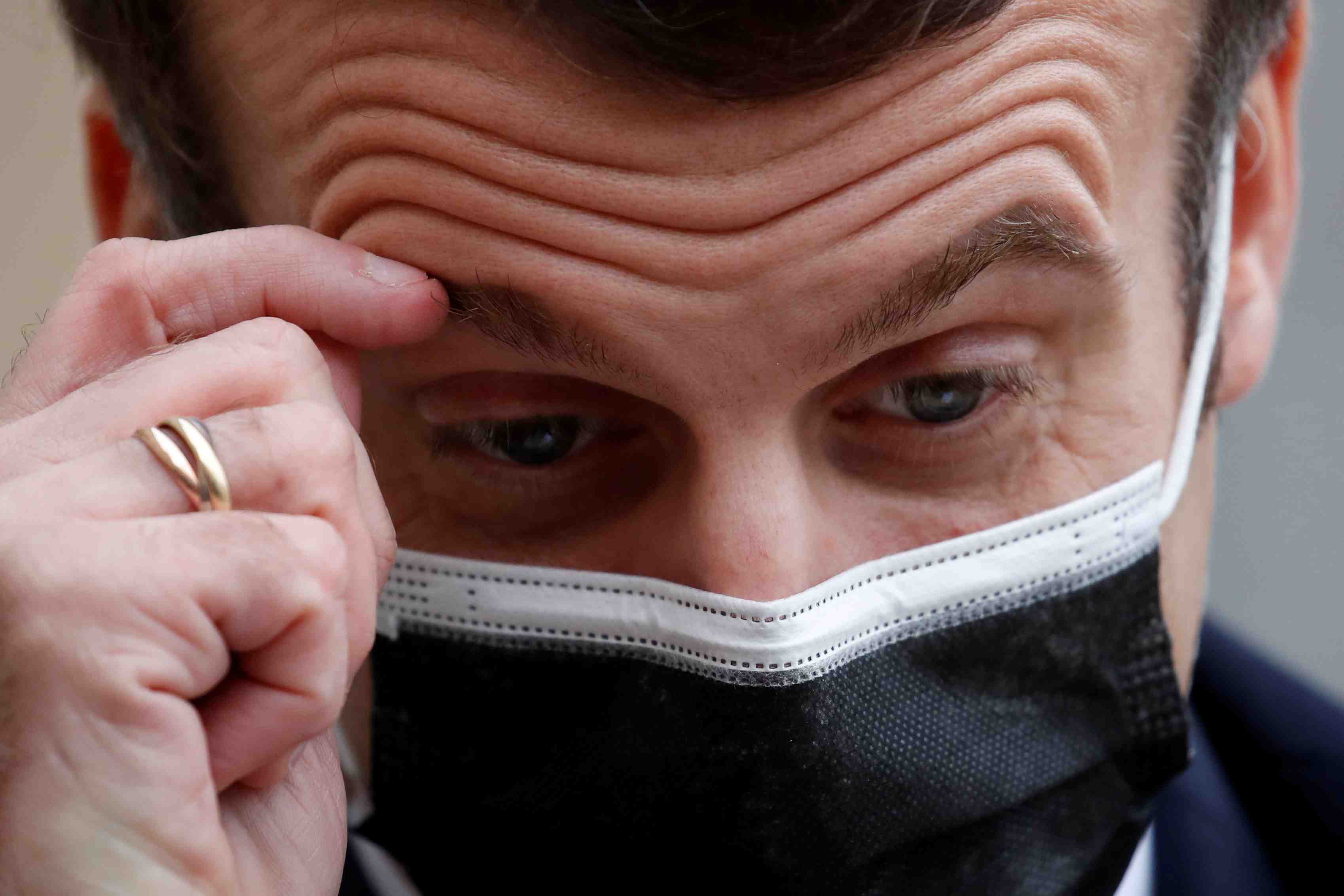 Macron a encore des symptomes du covid-19, son etat est stable