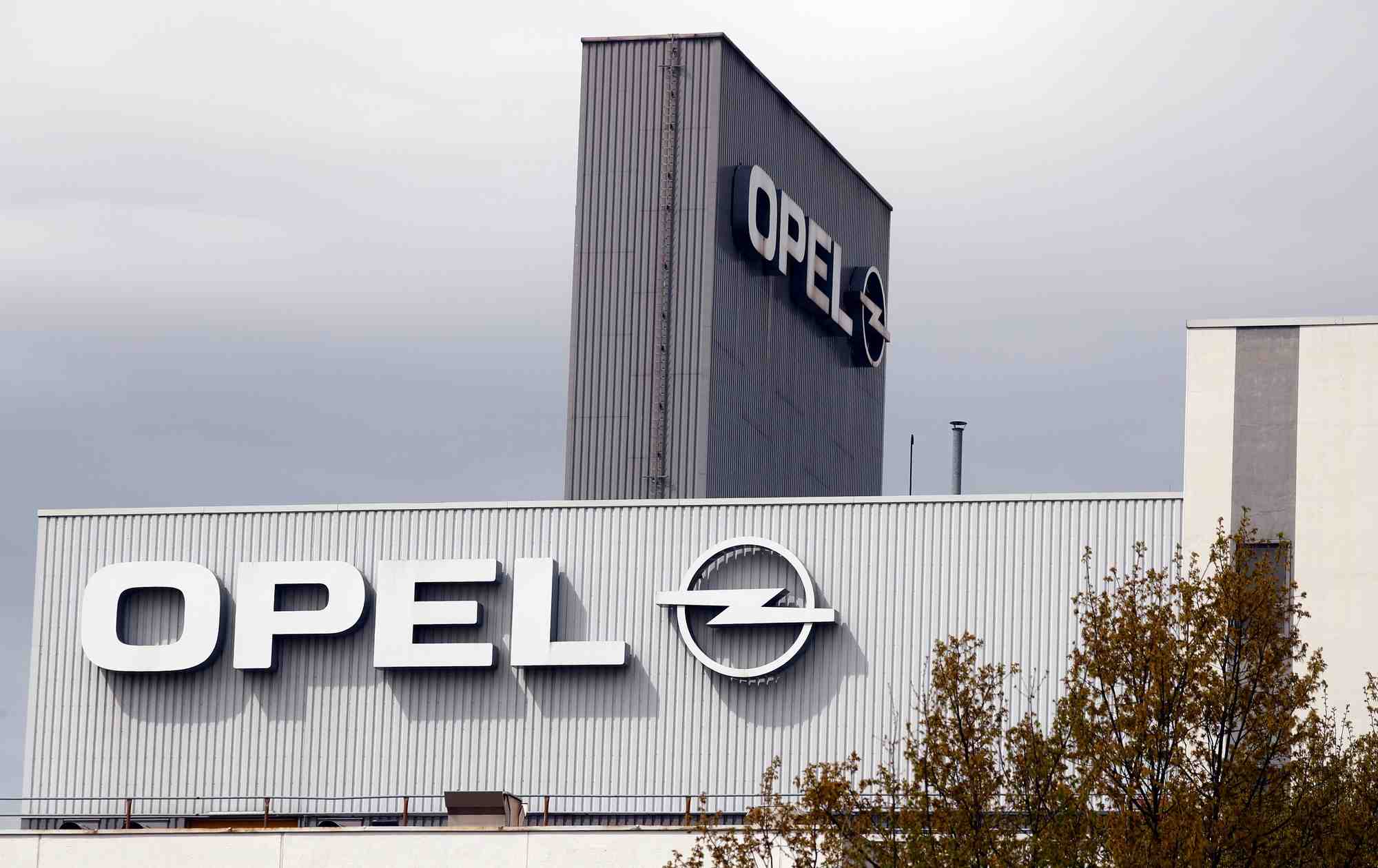 Stellantis critique par les syndicats d'opel pour l'usage du chomage partiel