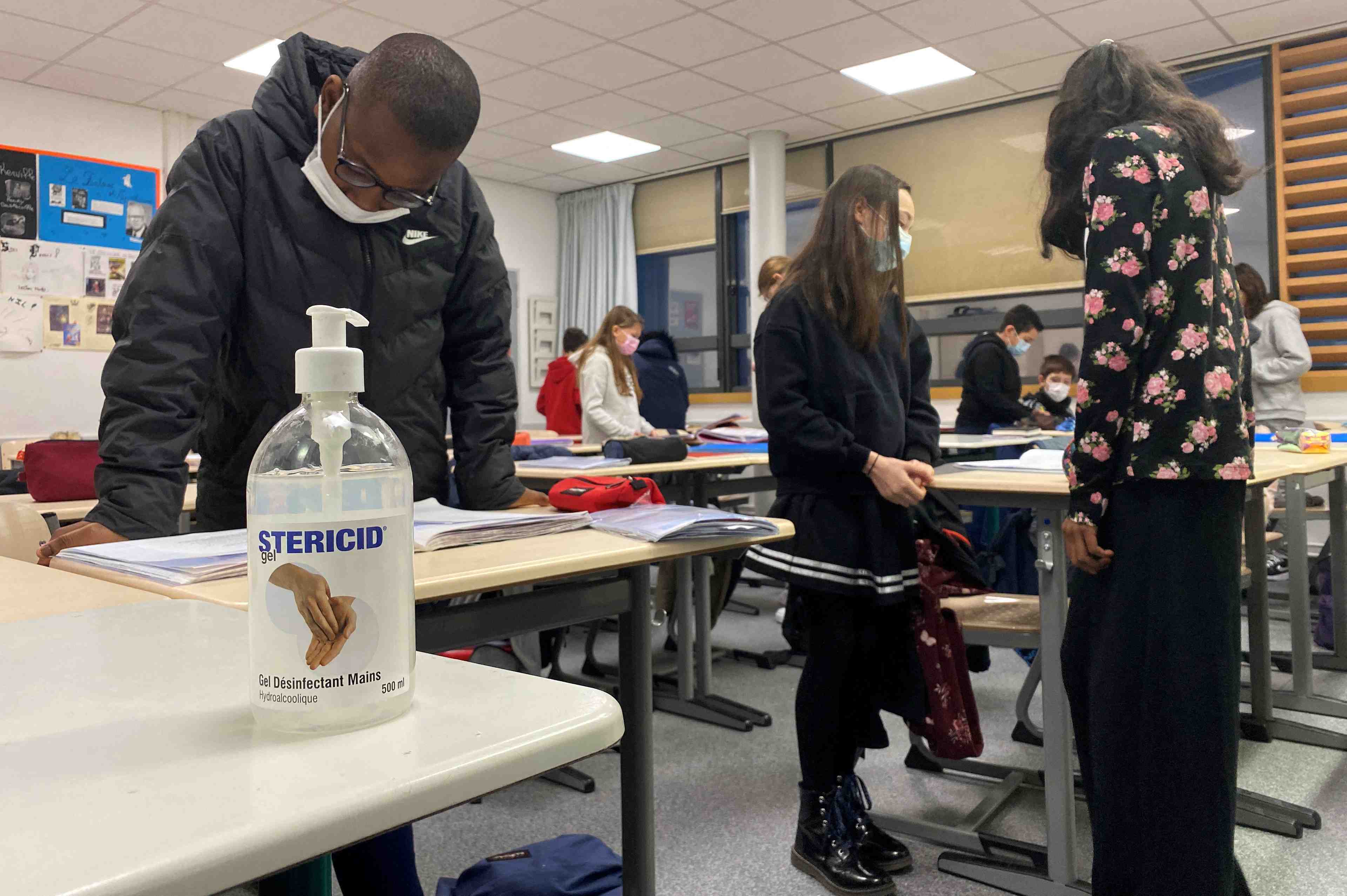 Coronavirus: appel a la greve dans les ecoles francaises jeudi 13 janvier