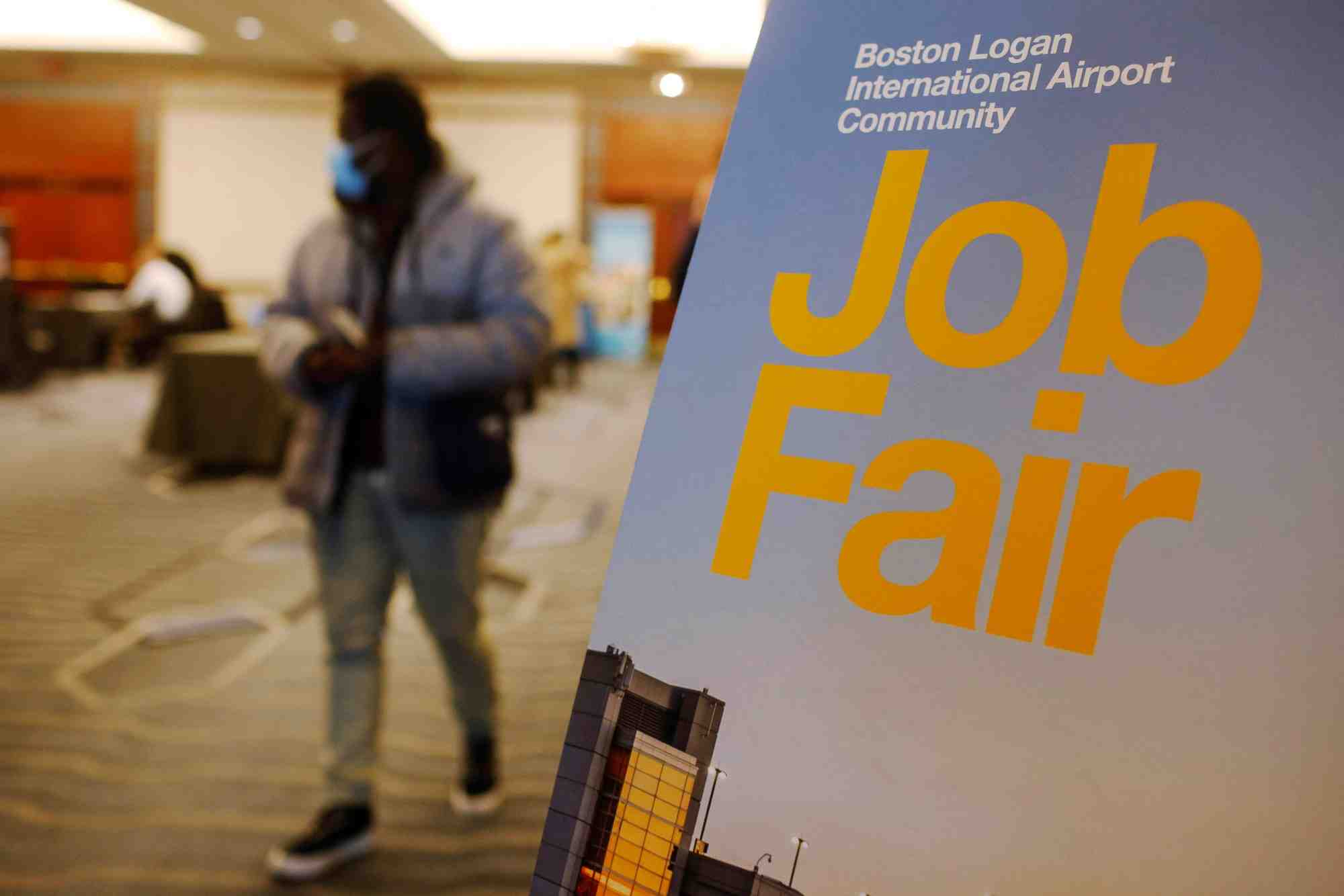 Un salon de l'emploi a l'aeroport de boston