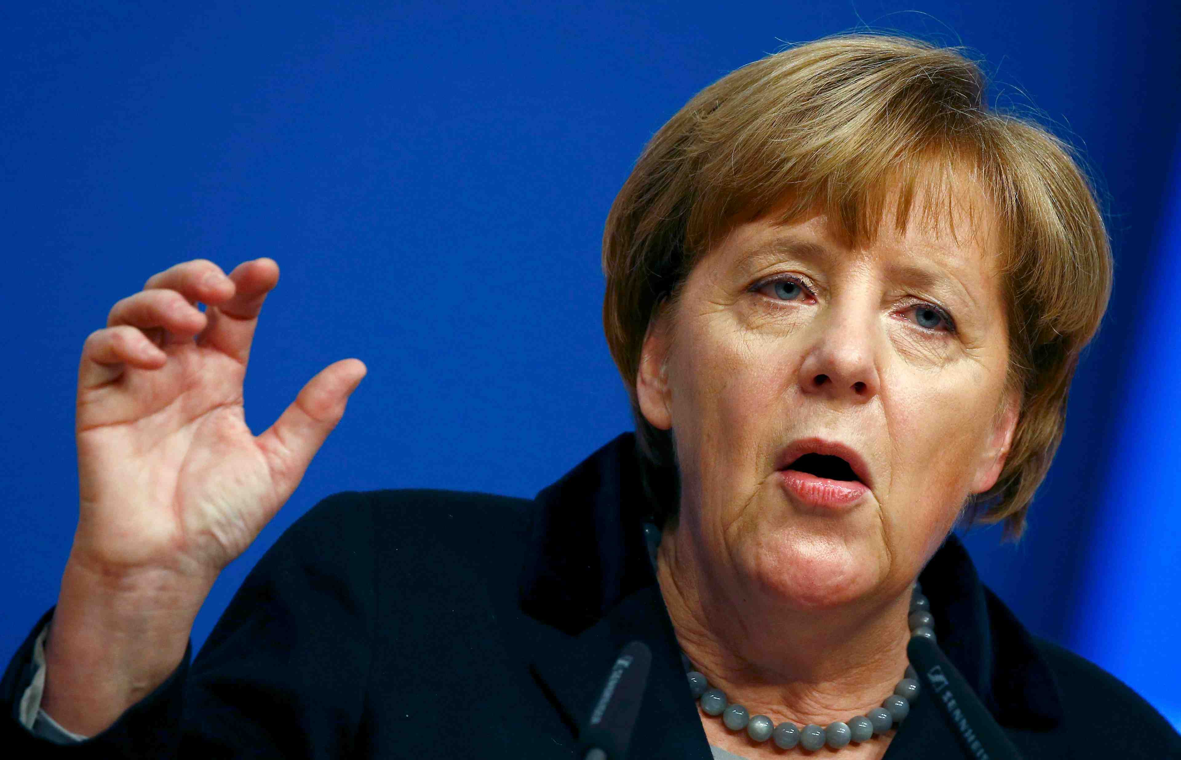 Angela merkel promet de reduire sensiblement l'immigration