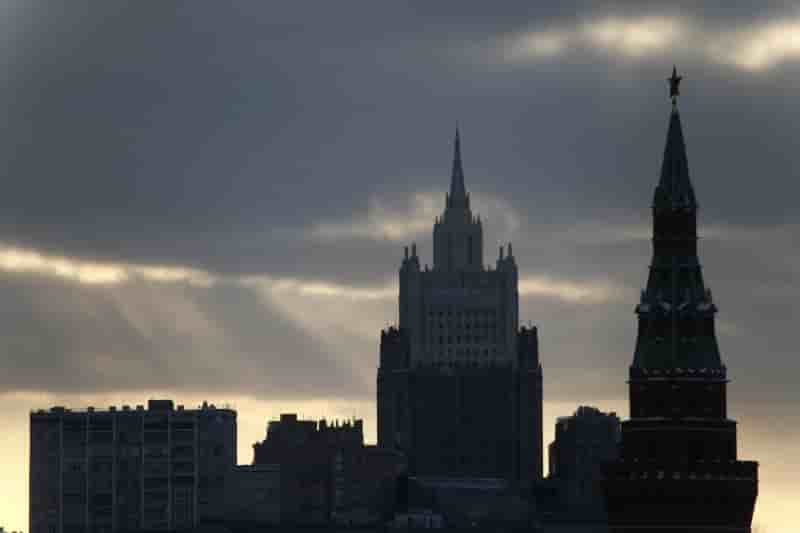 Le kremlin prend acte de l'invitation de la maison blanche