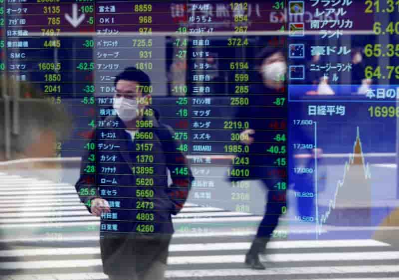 Tokyo termine en hausse