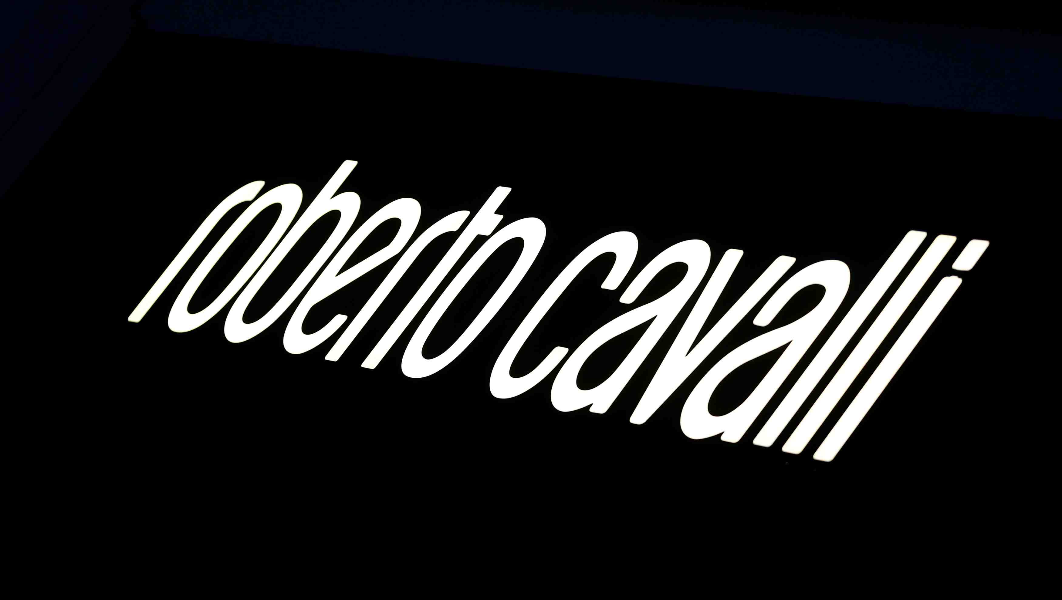 Cinq candidats a la reprise de la maison de mode italienne cavalli