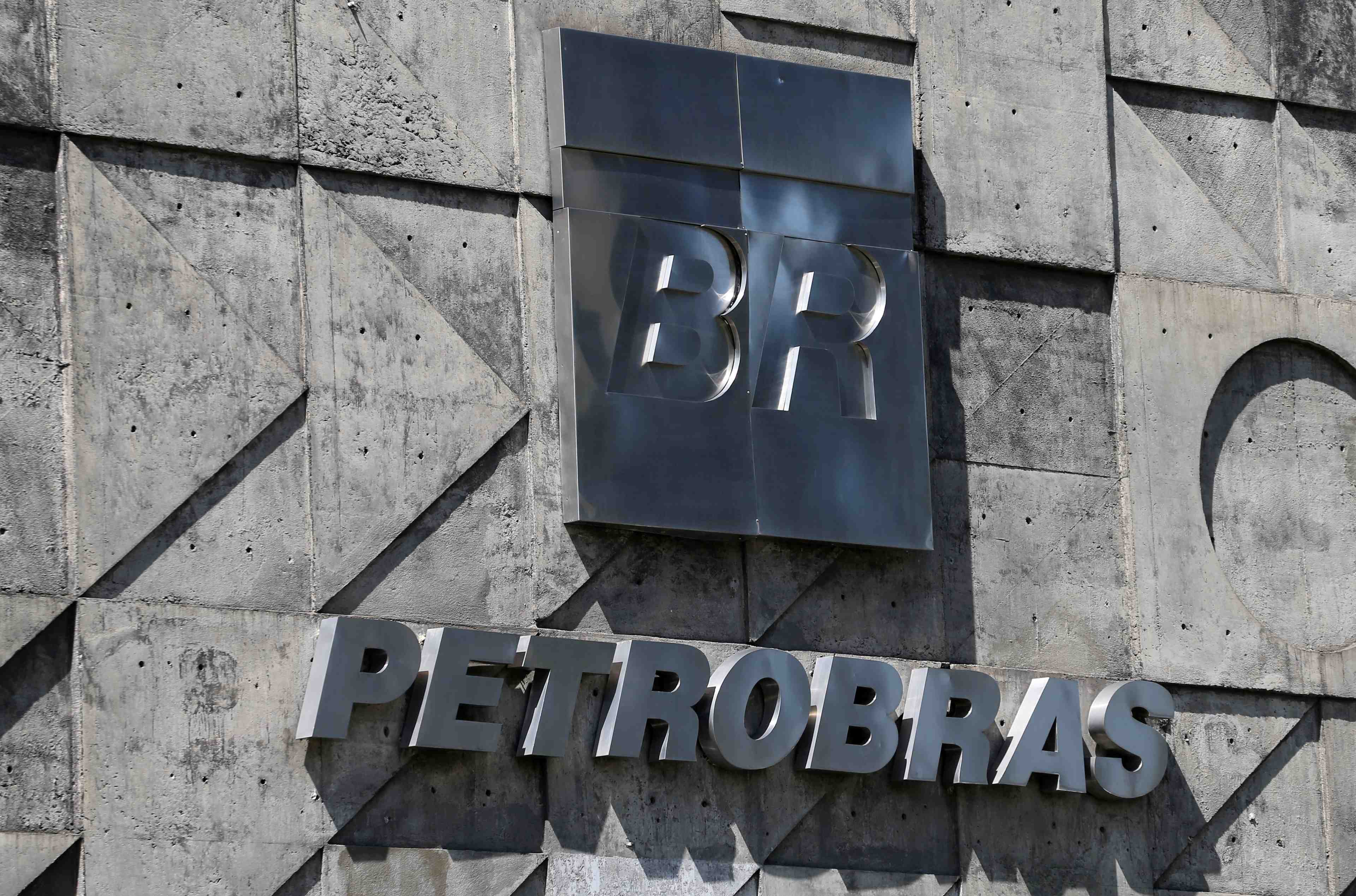 Bolsonaro veut privatiser petrobras d'ici 2022