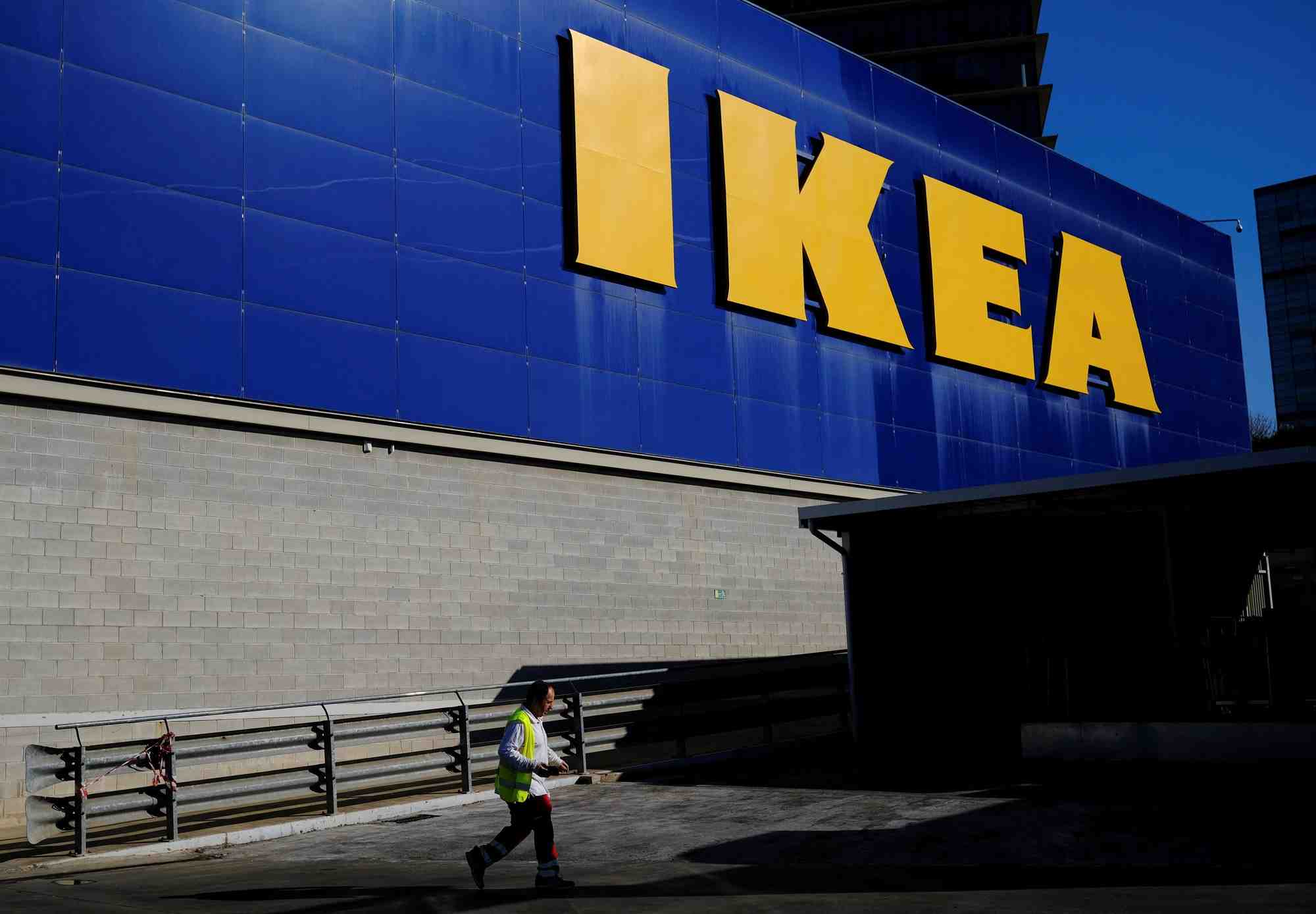 La facade d'un magasin ikea a barcelone