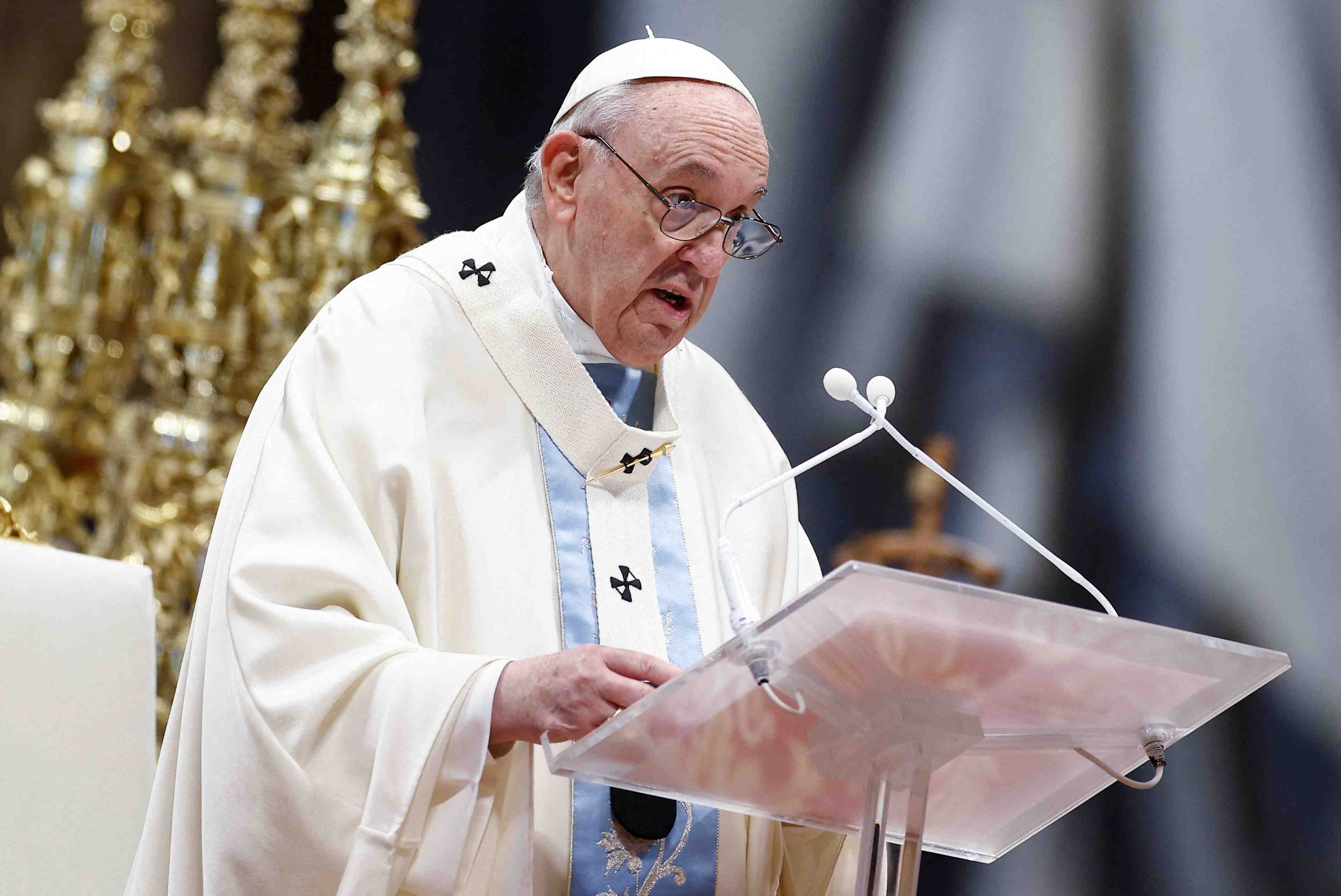 La violence contre les femmes est une insulte faite a dieu, dit le pape