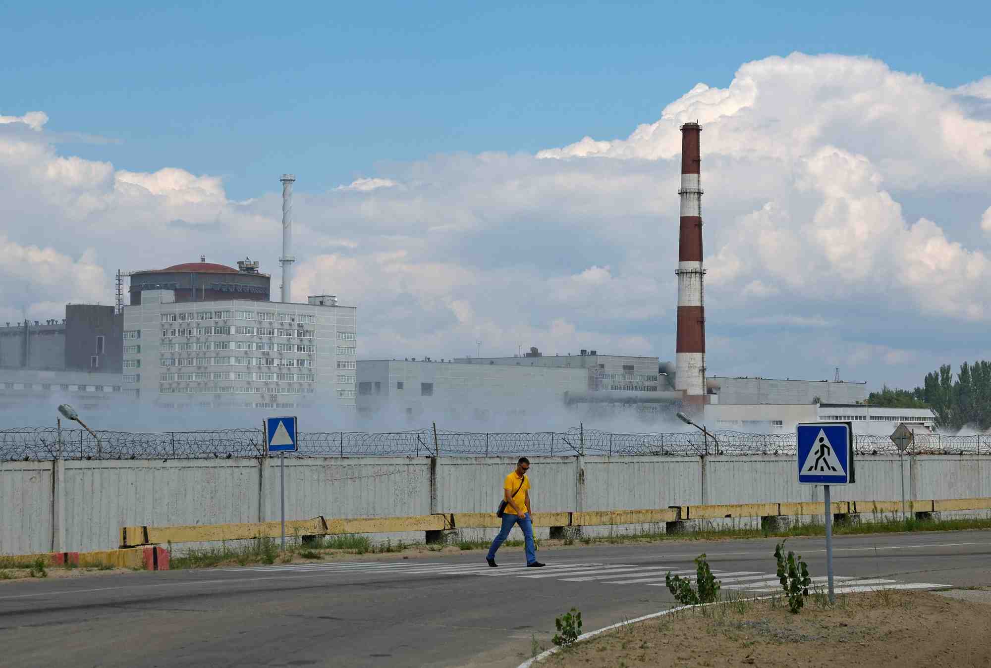 Ukraine: paris appelle moscou a retirer ses troupes de la centrale de zaporijjia