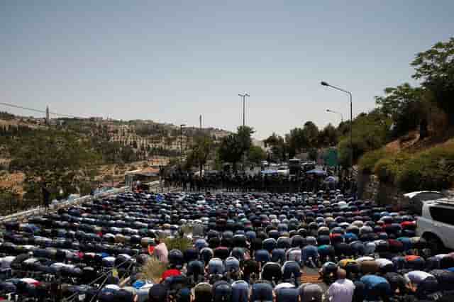 La priere du vendredi s'est deroulee dans le calme a jerusalem