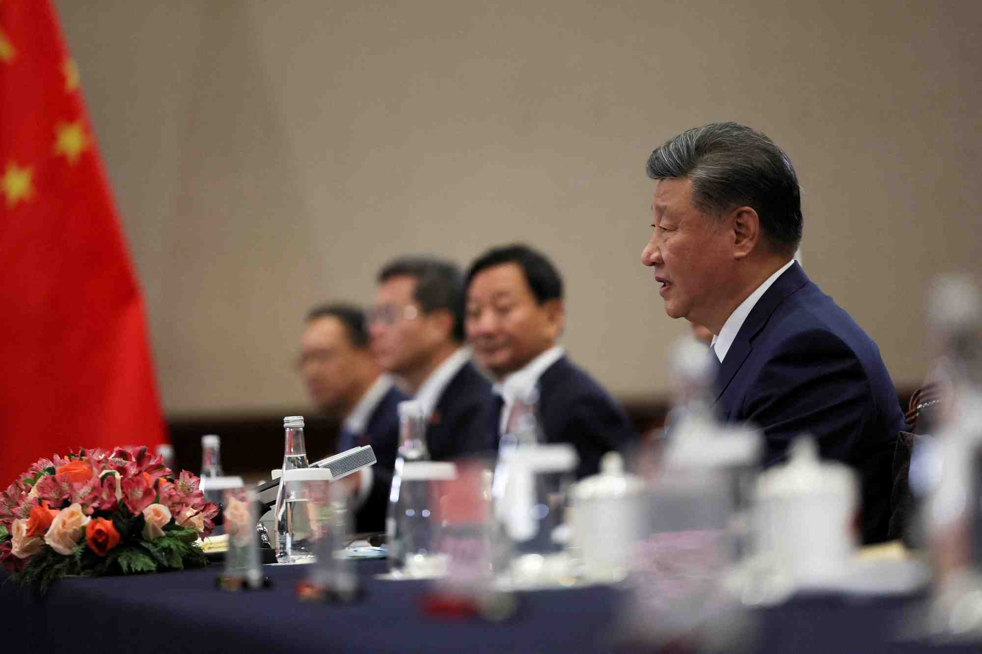 Le president chinois xi jinping s'exprime lors d'une reunion bilaterale avec le president americain joe biden