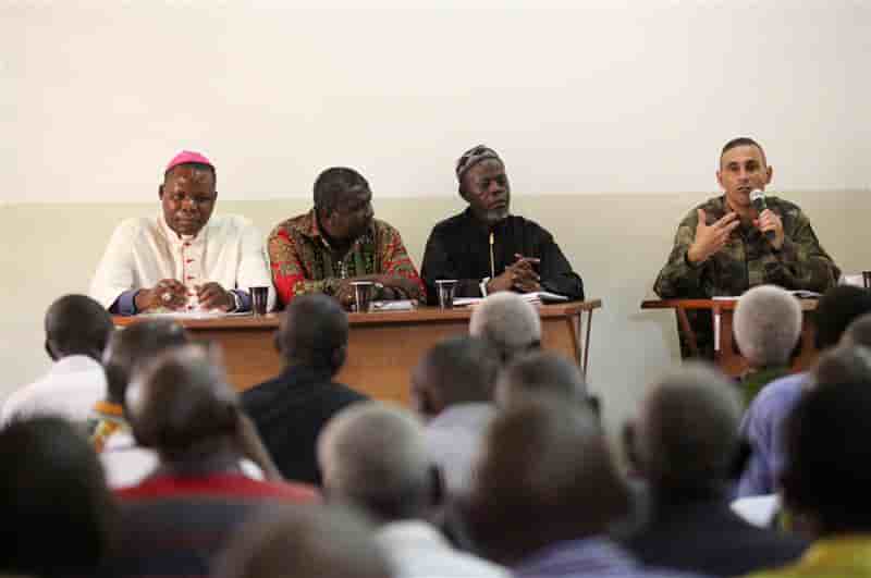 Les anti-balaka "ennemis de la paix", selon un général français