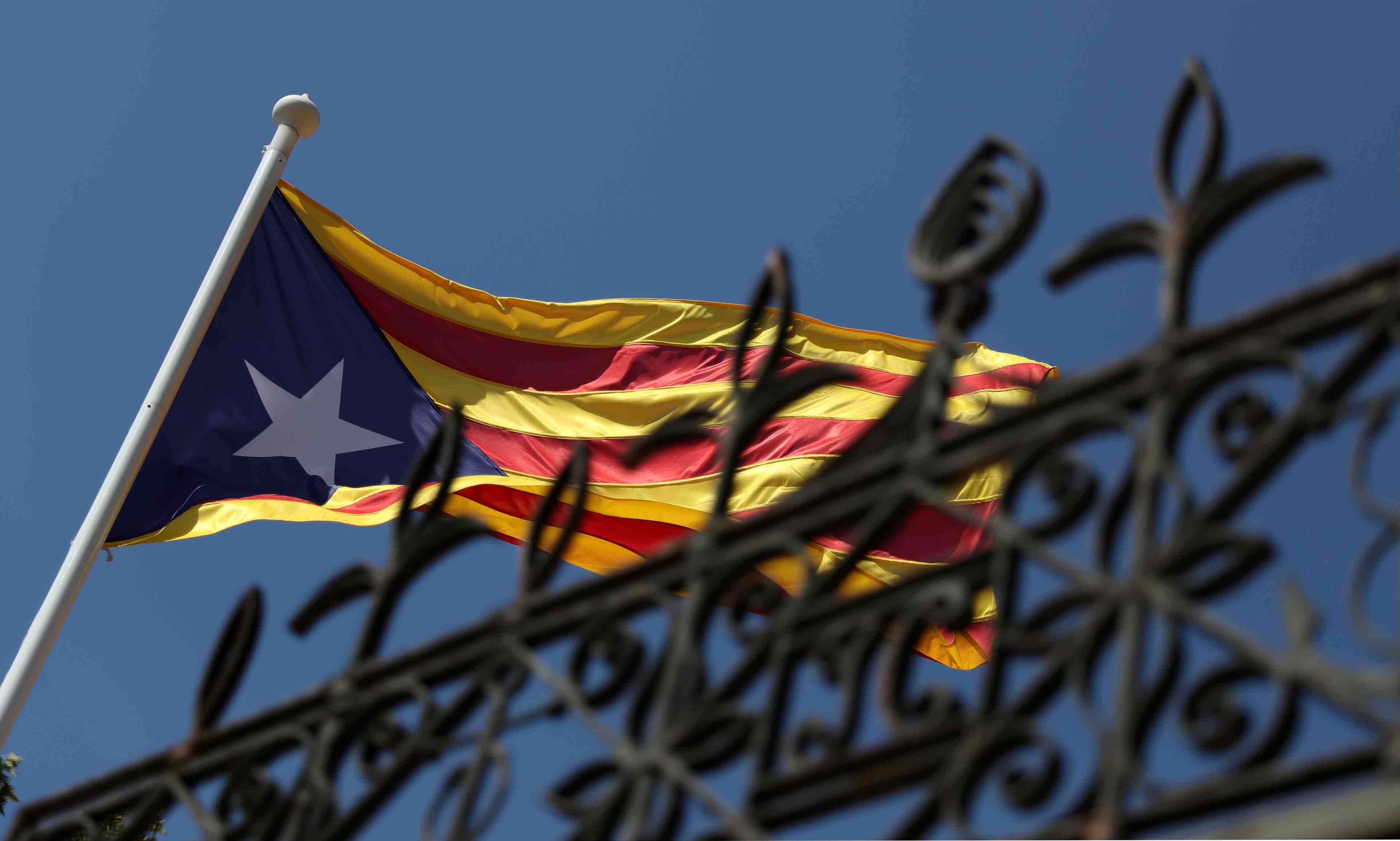 Madrid demande a la justice d'invalider la loi sur le referendum