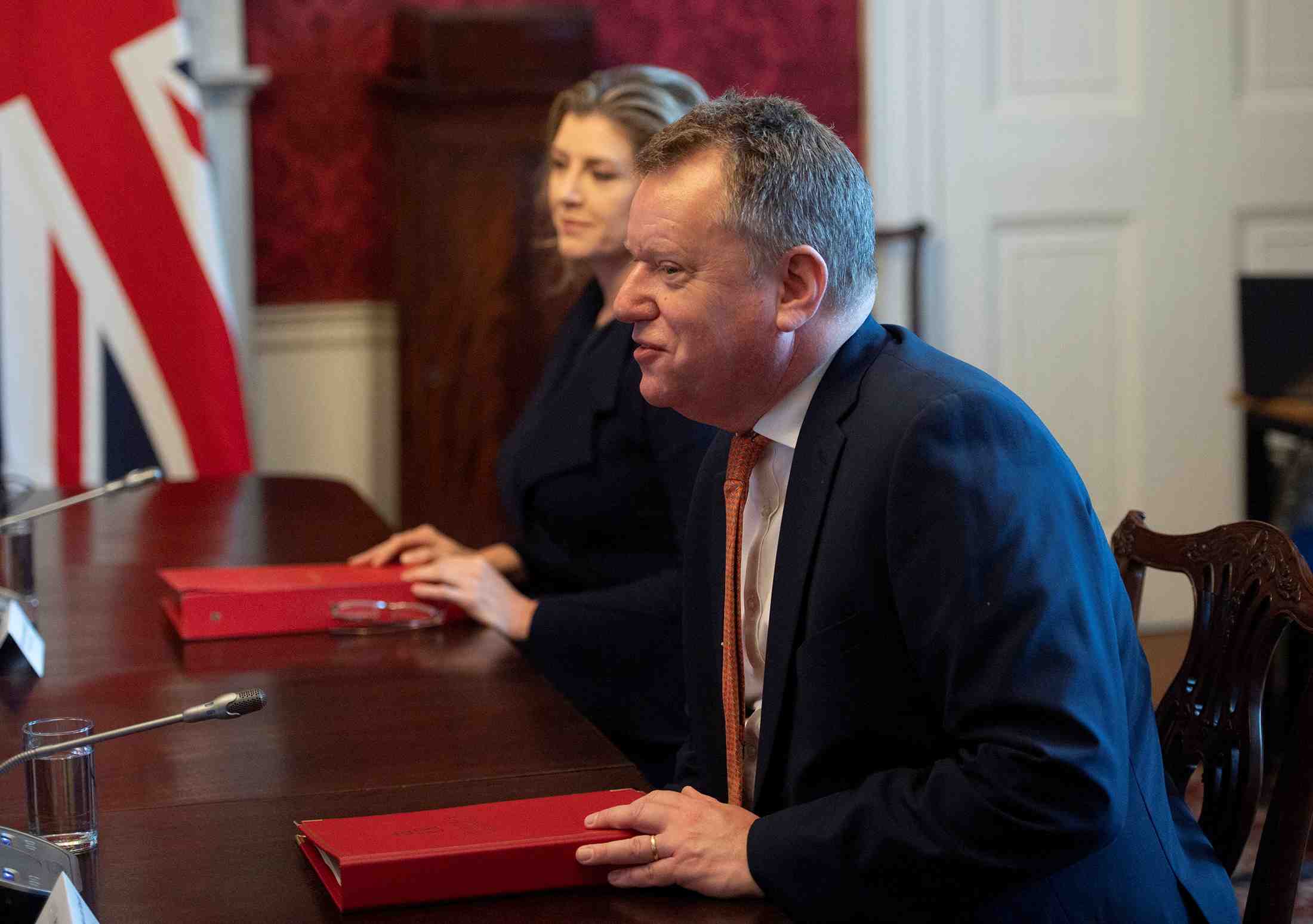 Exclusif: londres menace de s'ecarter de l'accord de divorce