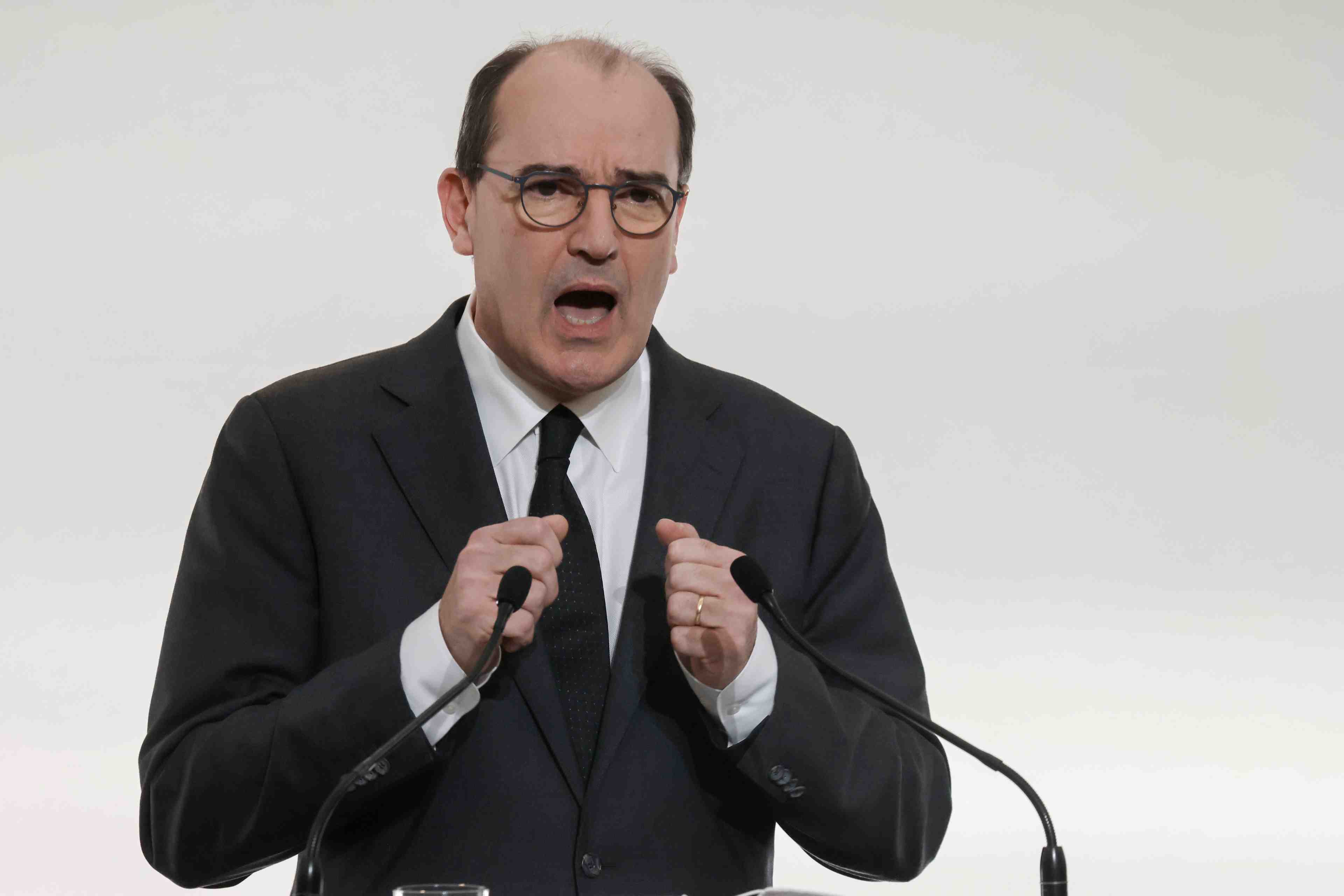 France: la reouverture des lieux de culte sera progressive, dit castex