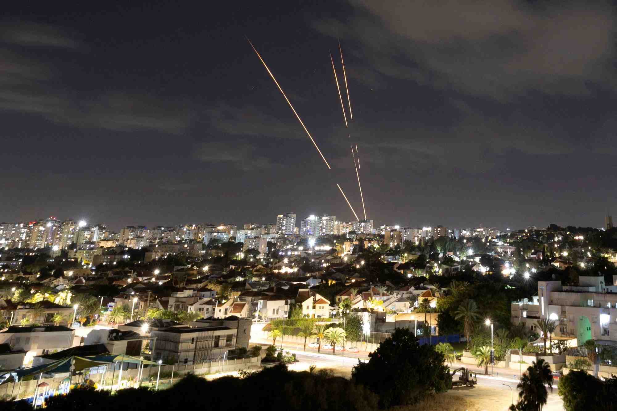 Le dome de fer israelien intercepte des missiles tires par l'iran