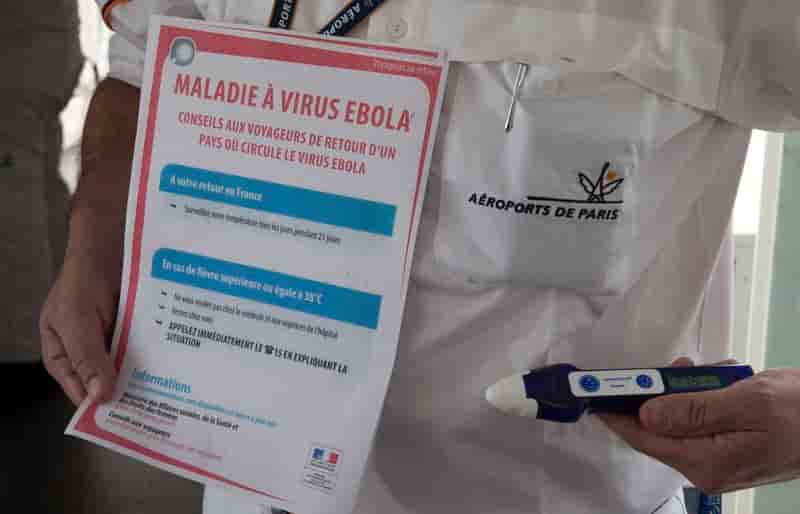 Ebola: Paris étend ses contrôles aux vols venant du Mali