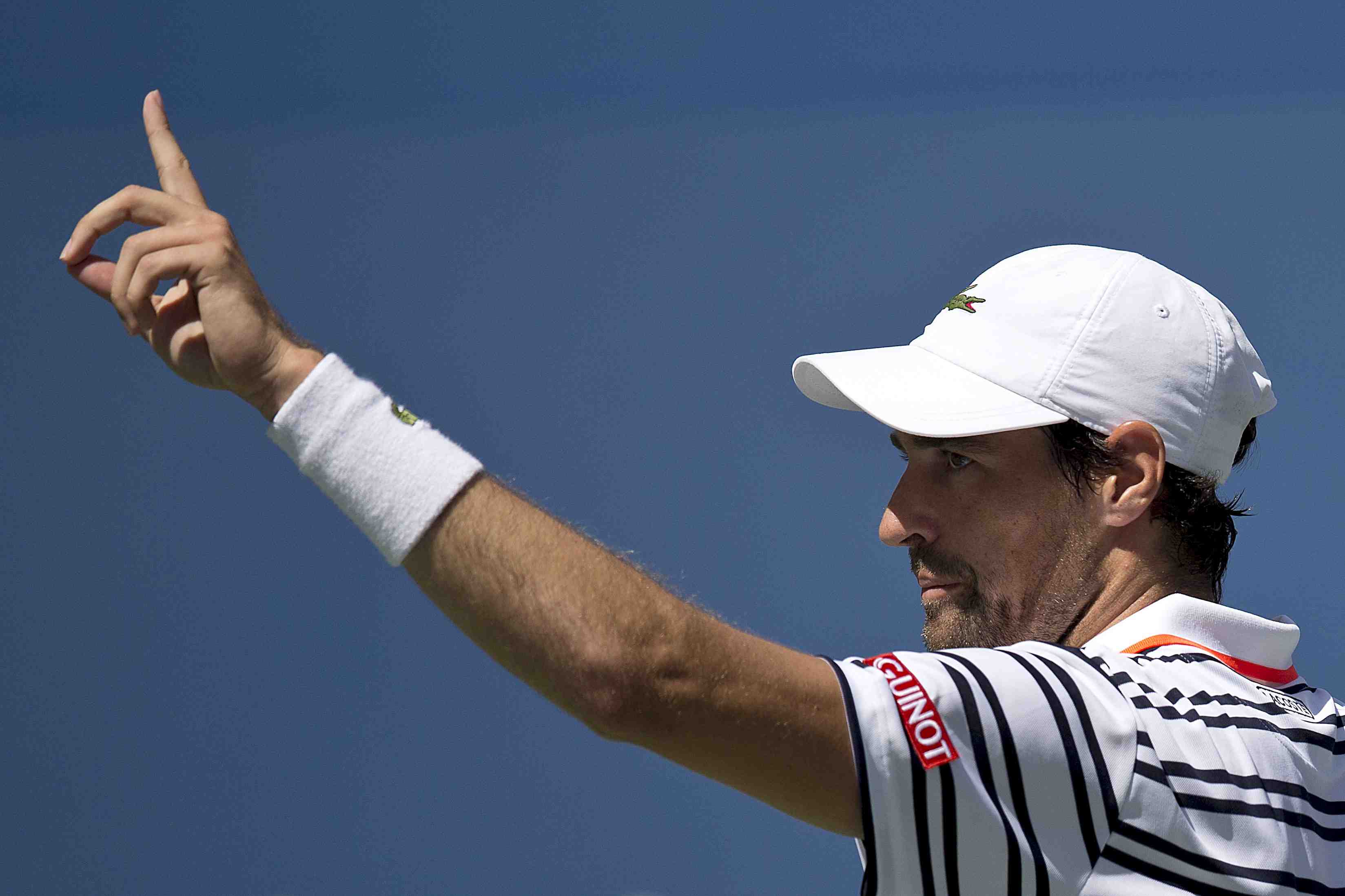 Chardy tombe face a cilic