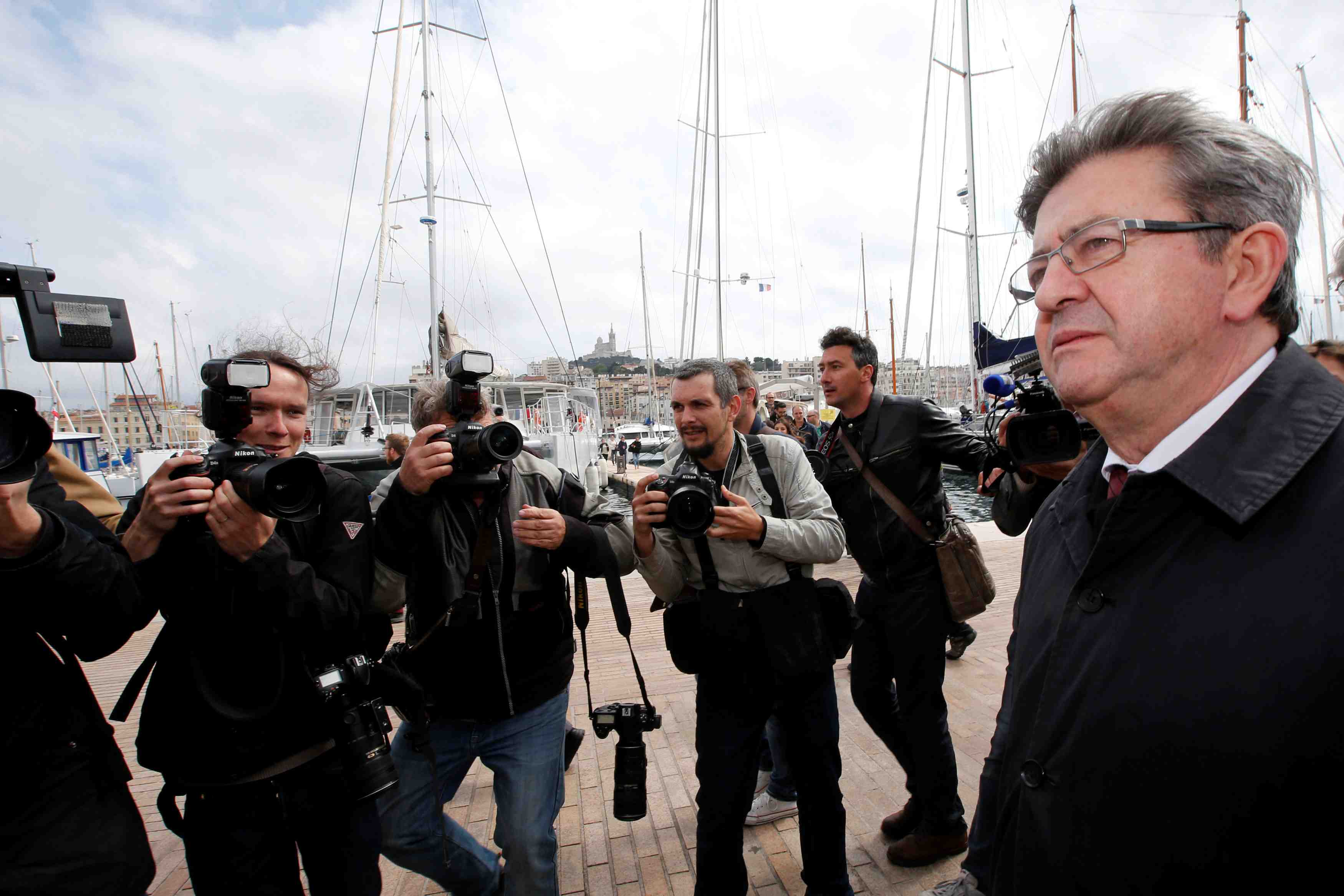 Melenchon bien place, selon un sondage
