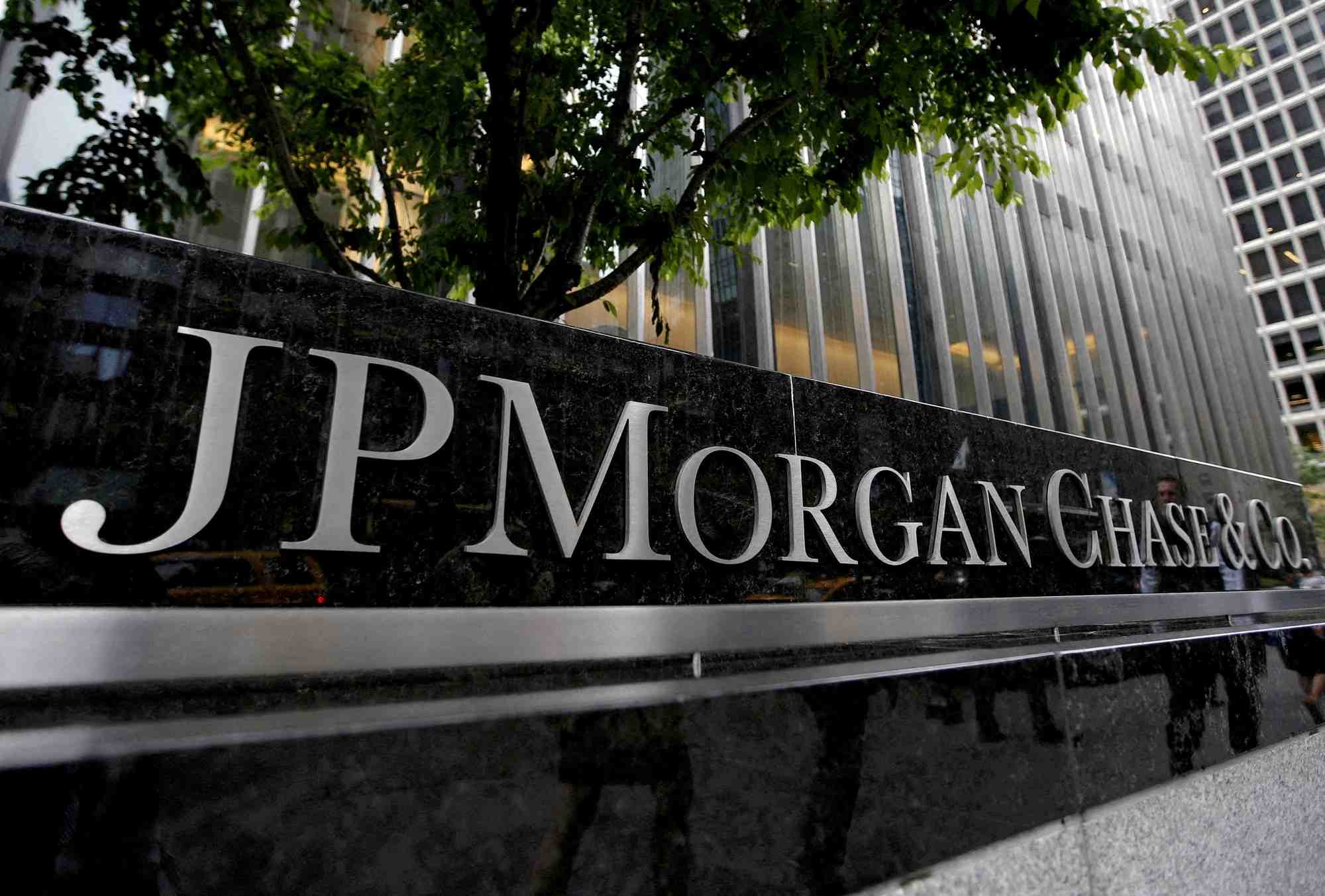 Photo d'archives: le siege social de jp morgan chase & co. a new york