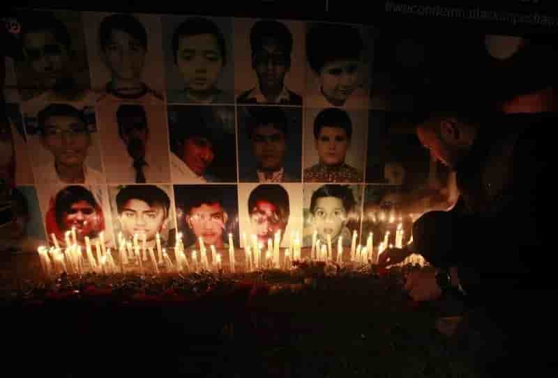 Des ecoles pakistanaises renommees en souvenir des victimes du massacre de peshawar
