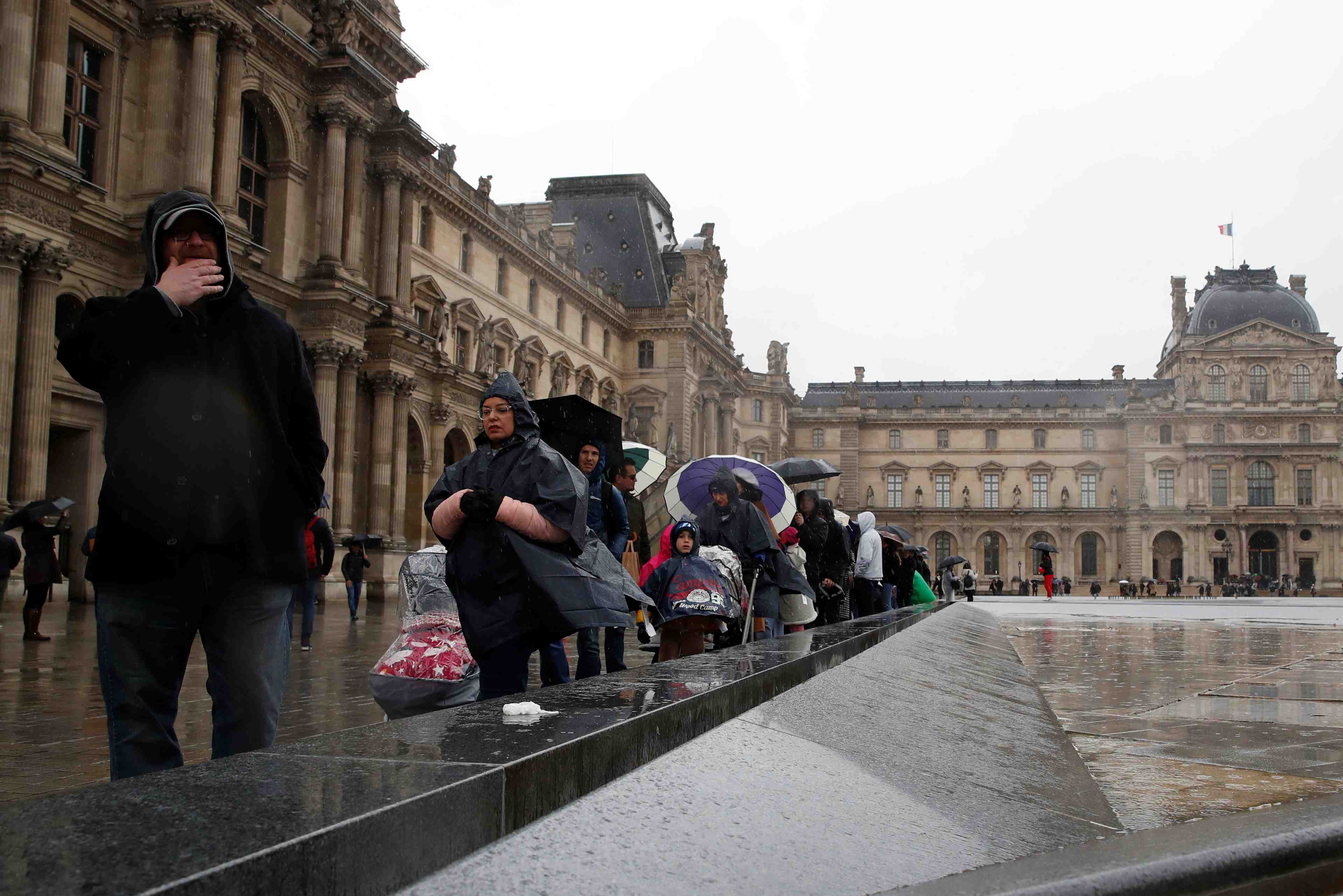 Coronavirus: le nombre de cas confirmes s'eleve a 130 en france