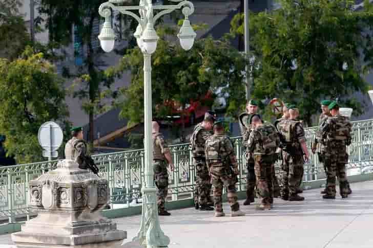 Mise en examen d'un frere du tueur de la gare saint-charles