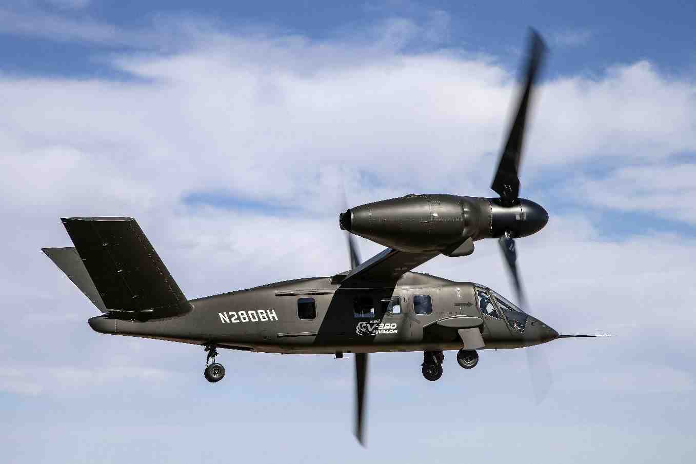 Le Bell V-280 a basculé ses rotors à l'horizontale pour la première fois et atteint la vitesse de 190 kts le 11 mai 2018.