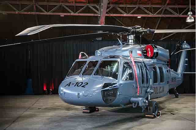 PZL a remis deux hélicoptères S-70i Black Hawk à la police polonaise.