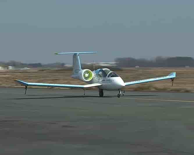 L'avion électrique E-Fan a réussi sa traversée de la Manche, le 10 juillet
