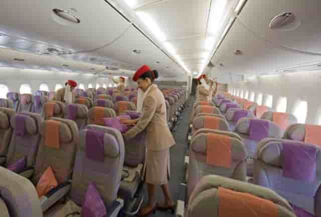 L'Airbus A380 exposé au Dubai Airshow est le premier exemplaire d'Emirates aménagé pour 615 passagers.