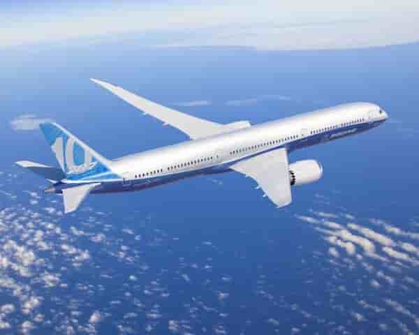 Le Boeing 787-10 doit faire son premier vol en 2017 et entrer en service l'année suivante.